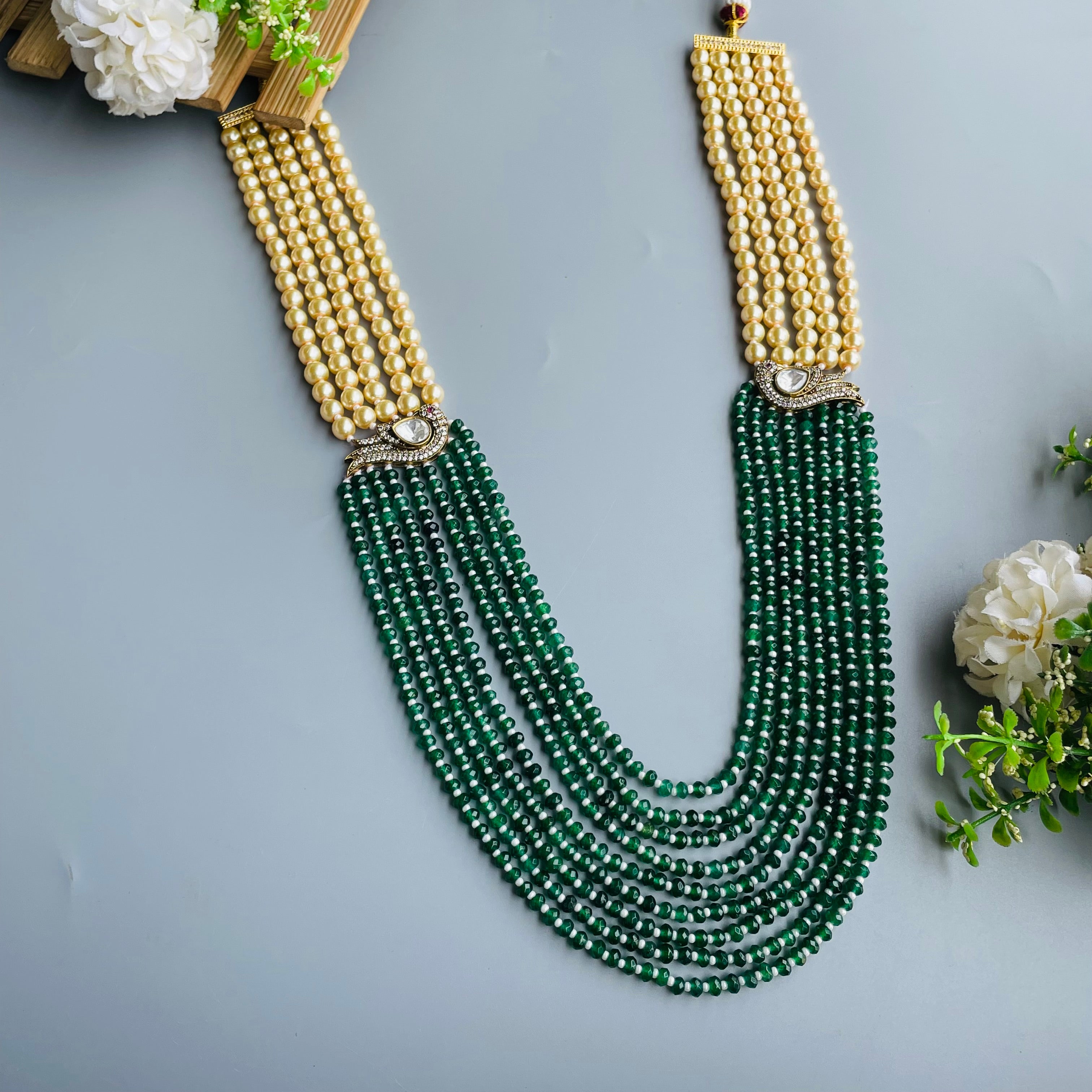 Nayaab Pearl Neckpiece