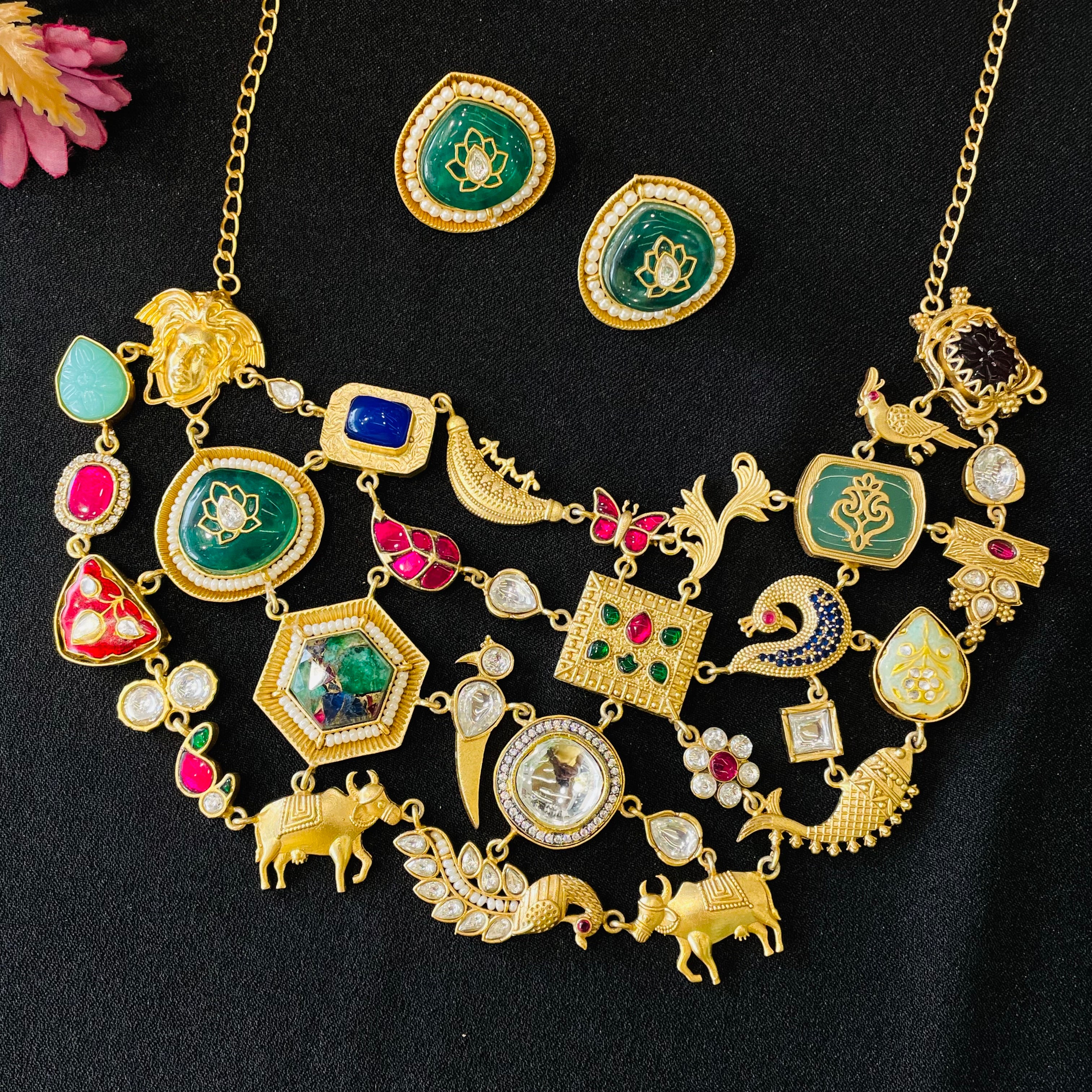 Nayaab Prachi Neckpiece
