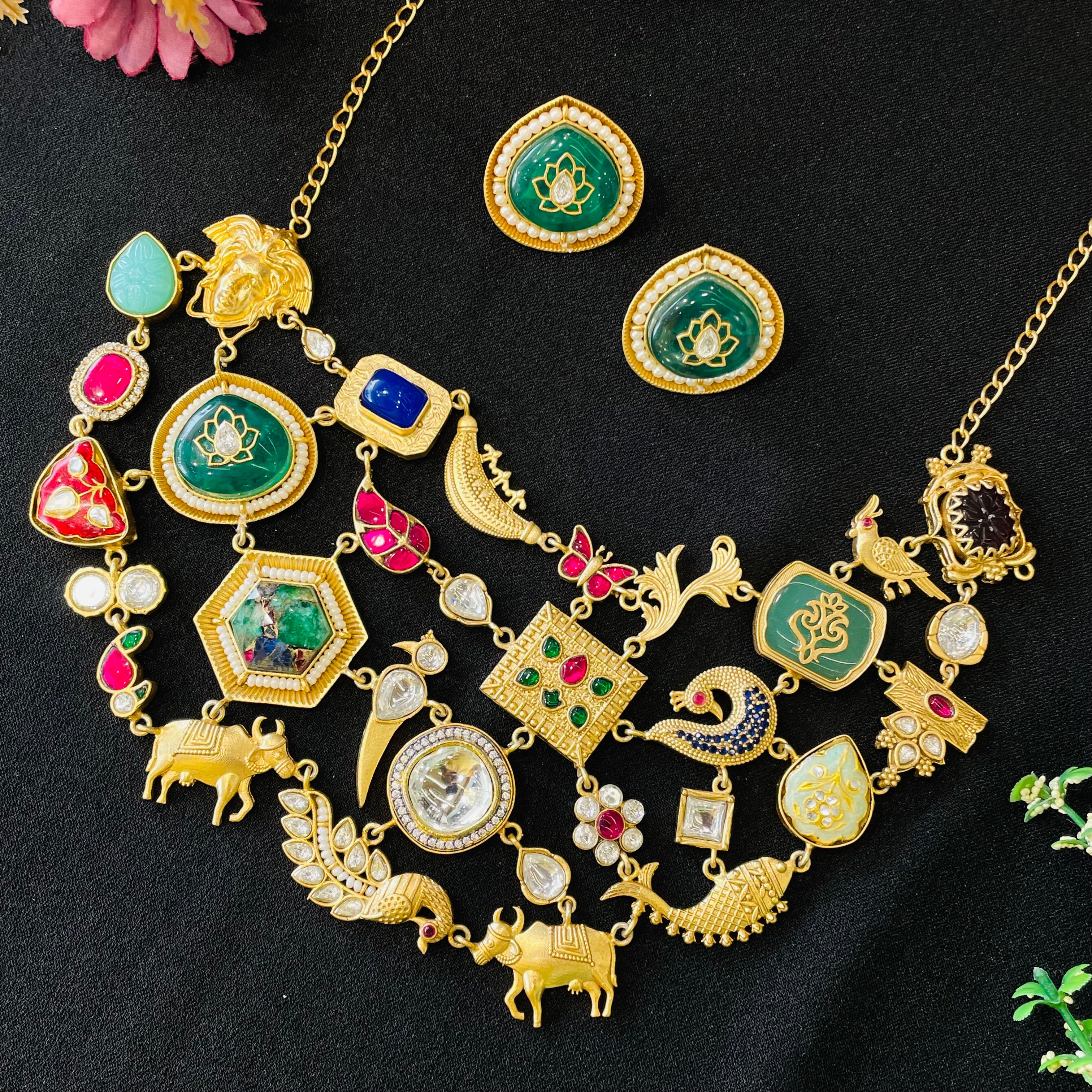 Nayaab Prachi Neckpiece