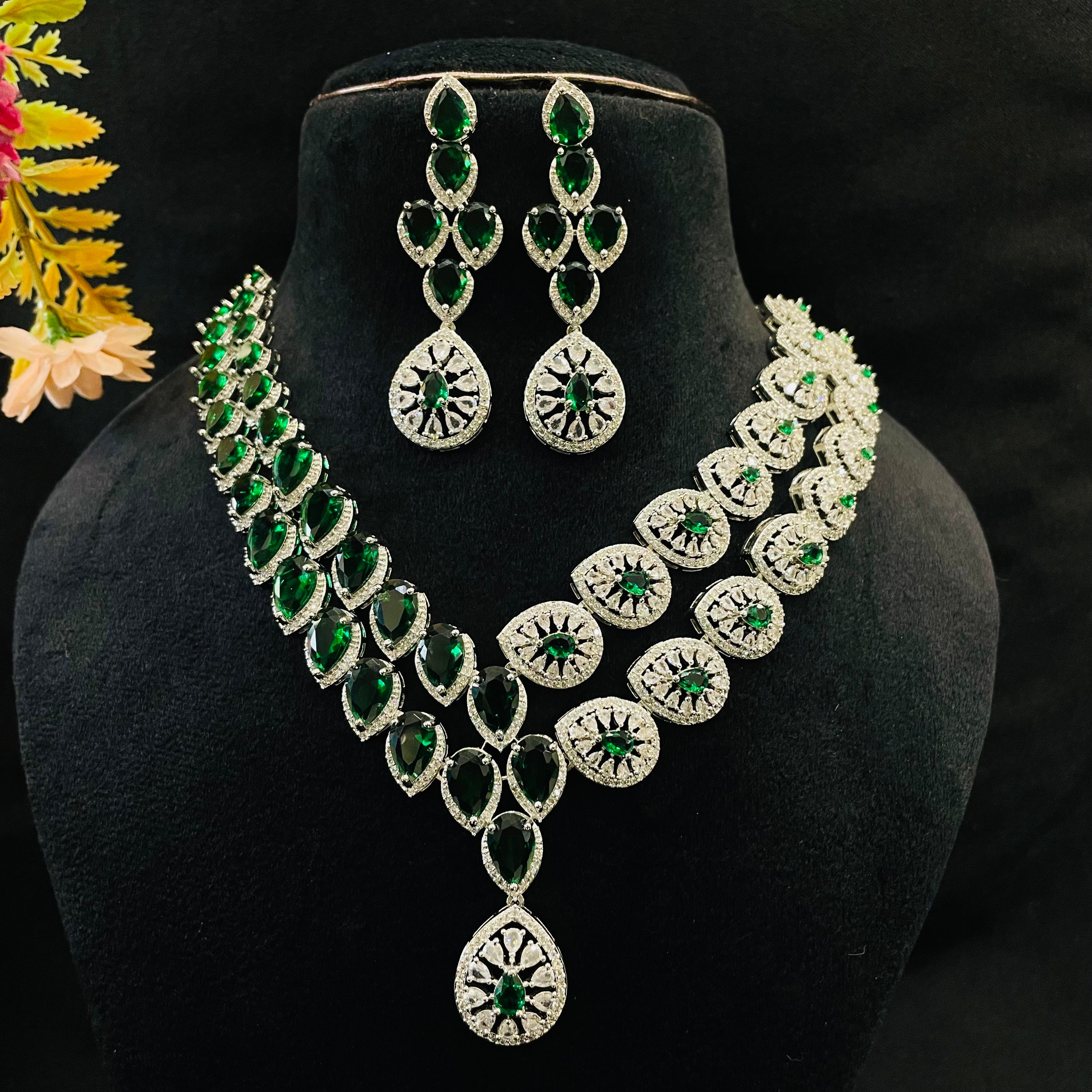 Ad sophia Neckpiece