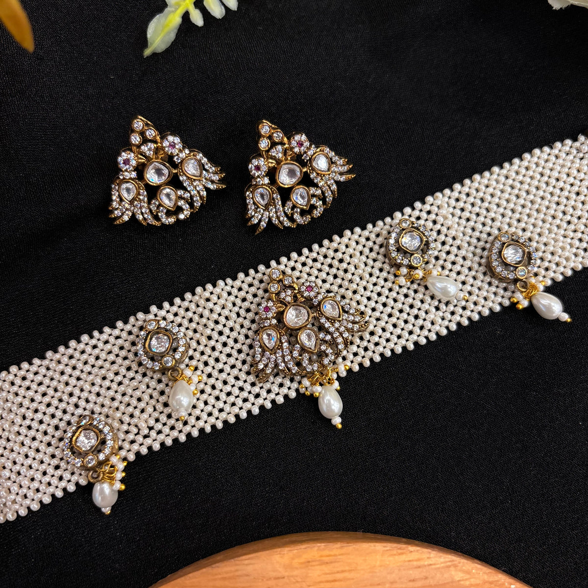 Nayaab Vanya Choker