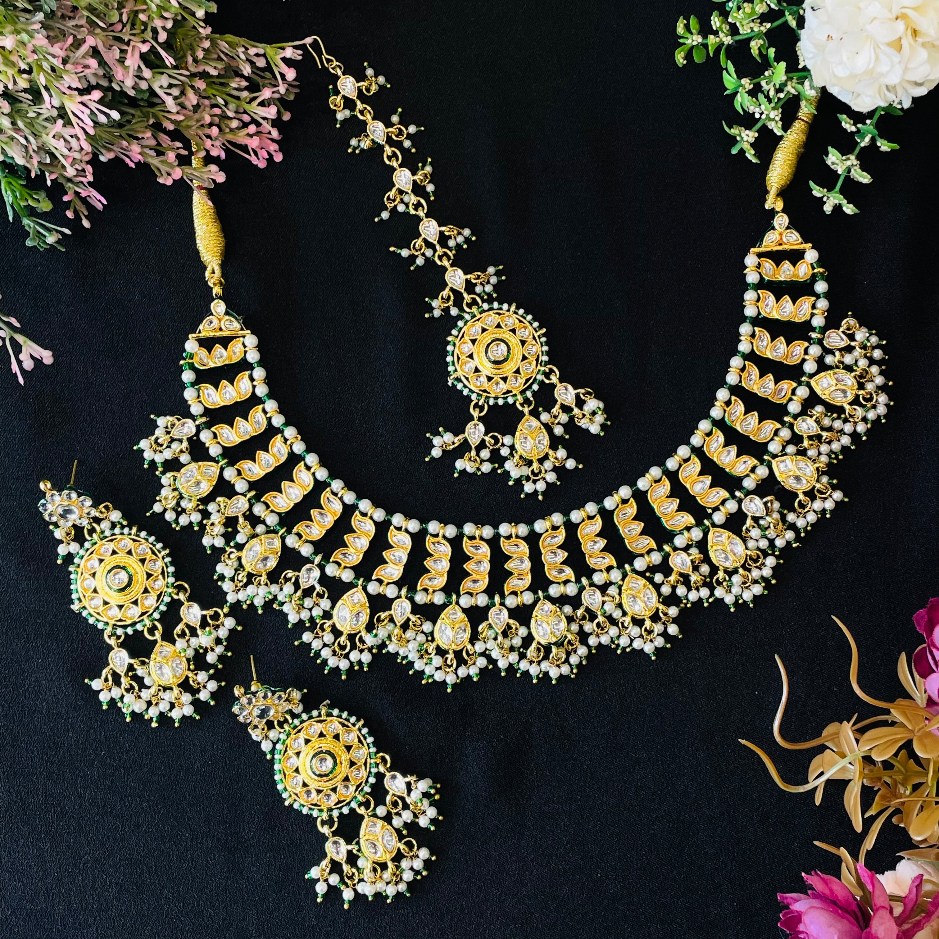 Nayaab Anika neckpiece
