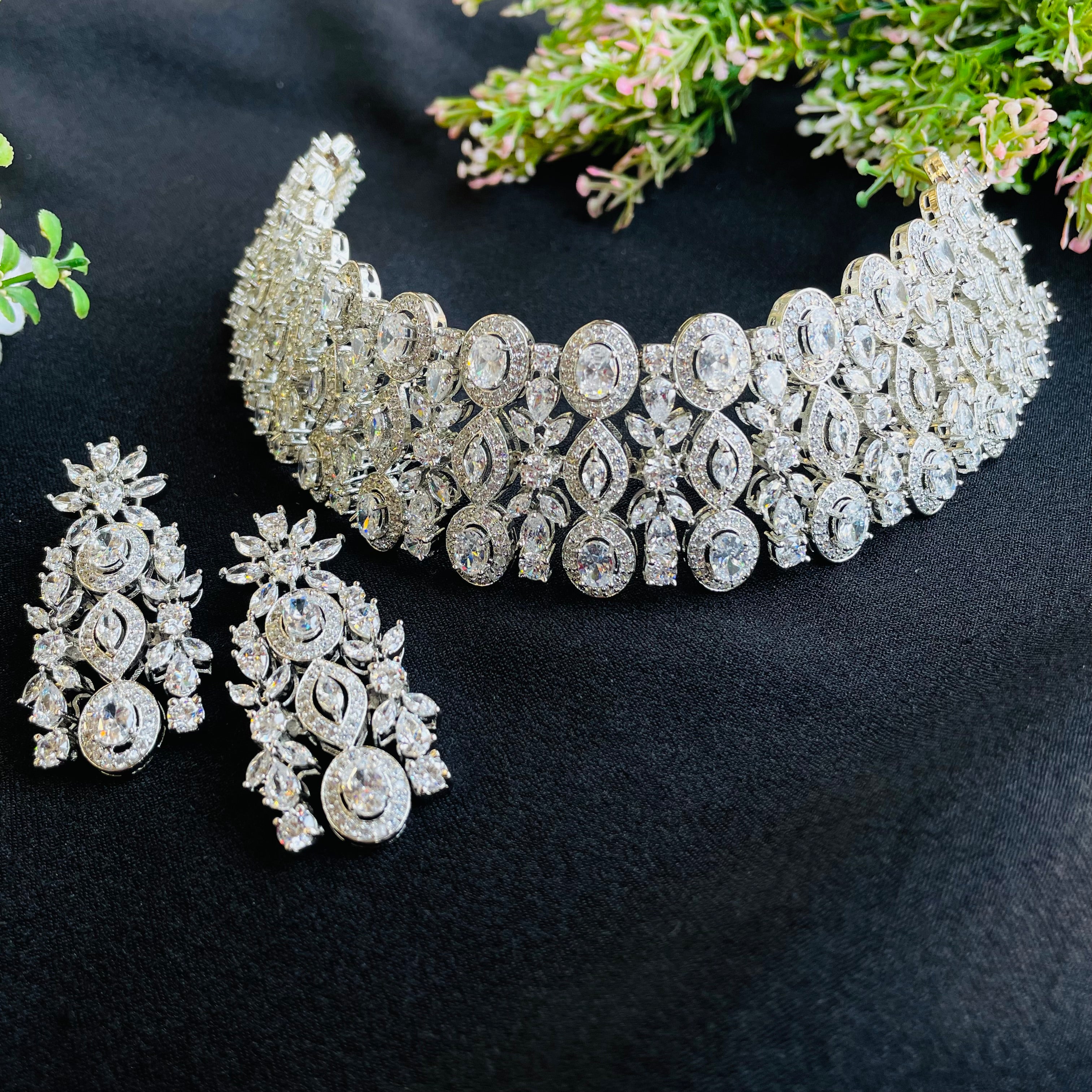 Ad Annie choker