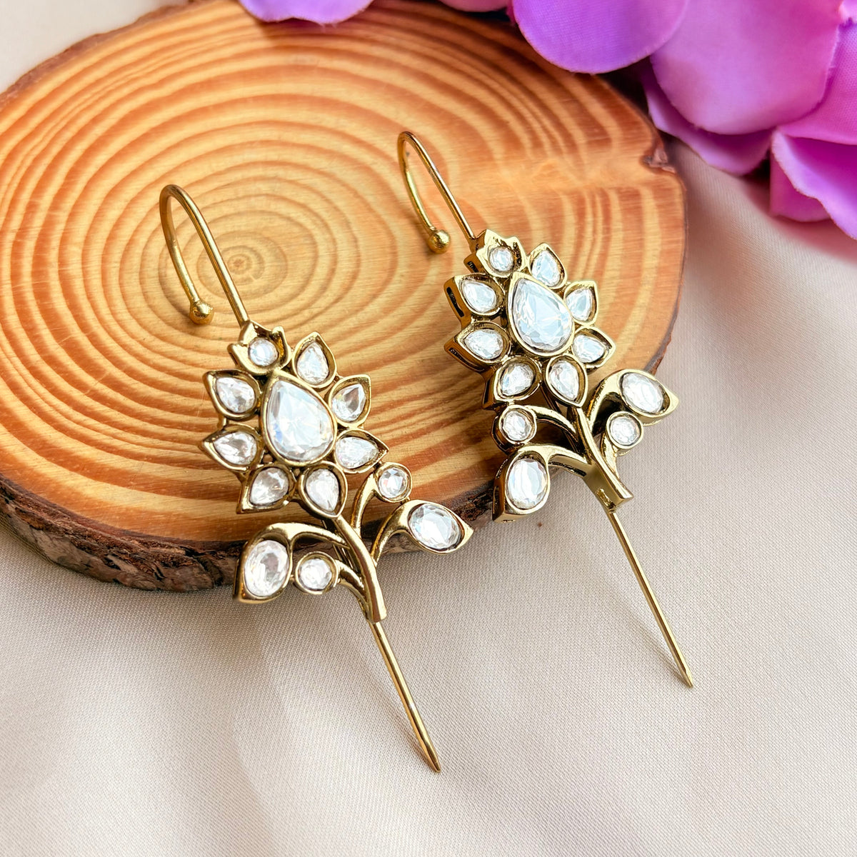 Vanya Bloom Earcuff