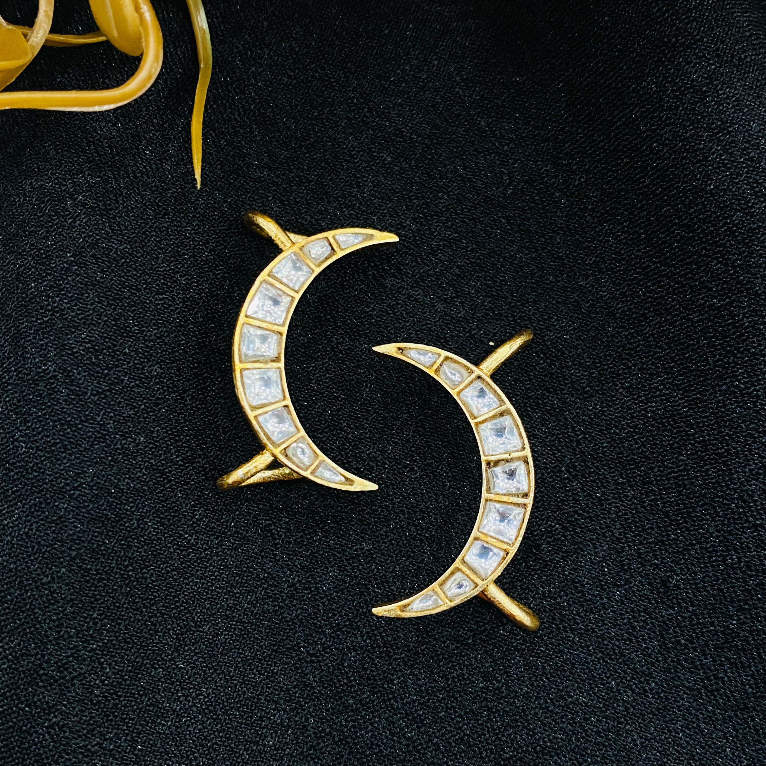 Nayaab Nyra Bugadi/Earclip
