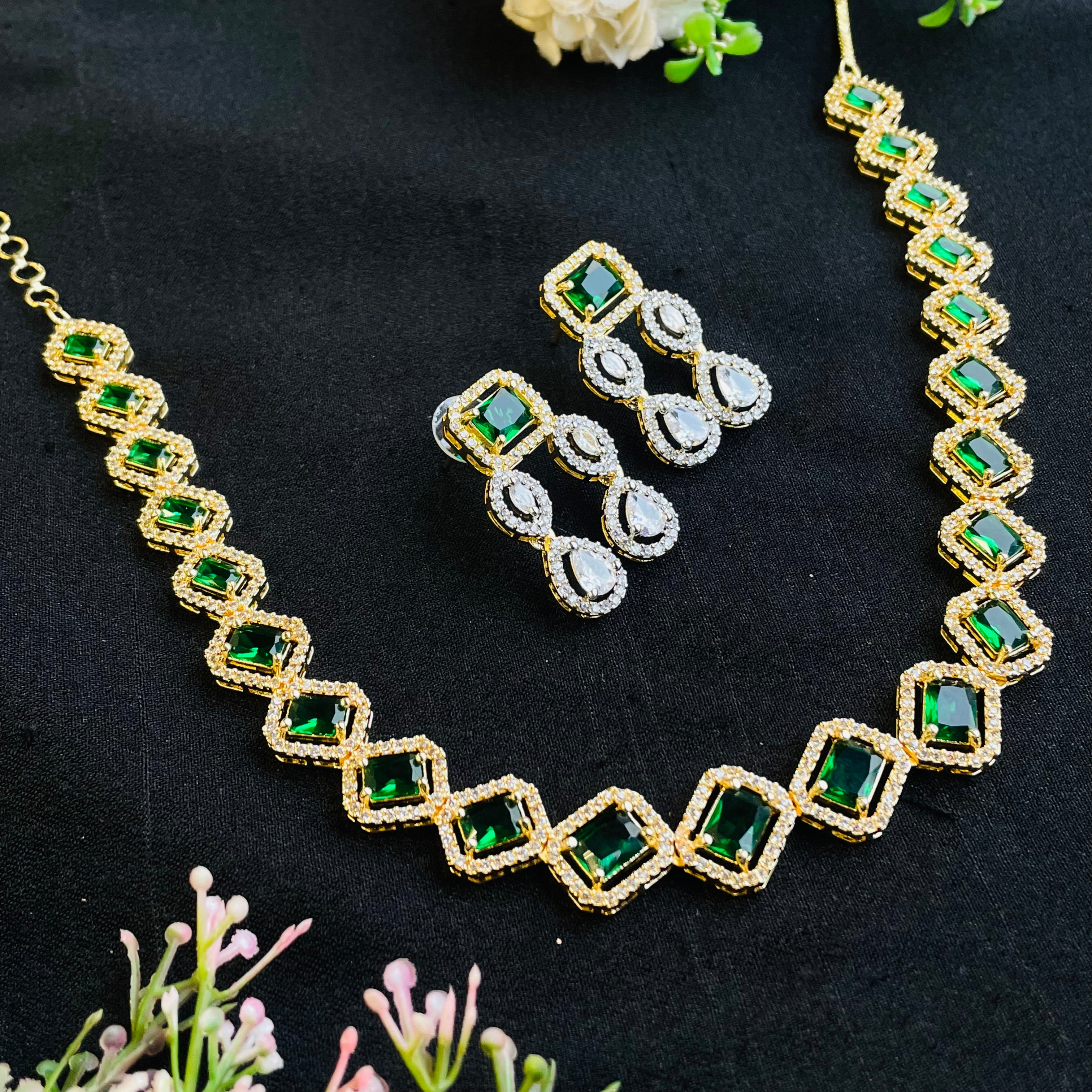 Ad Kaashvi Neckpiece