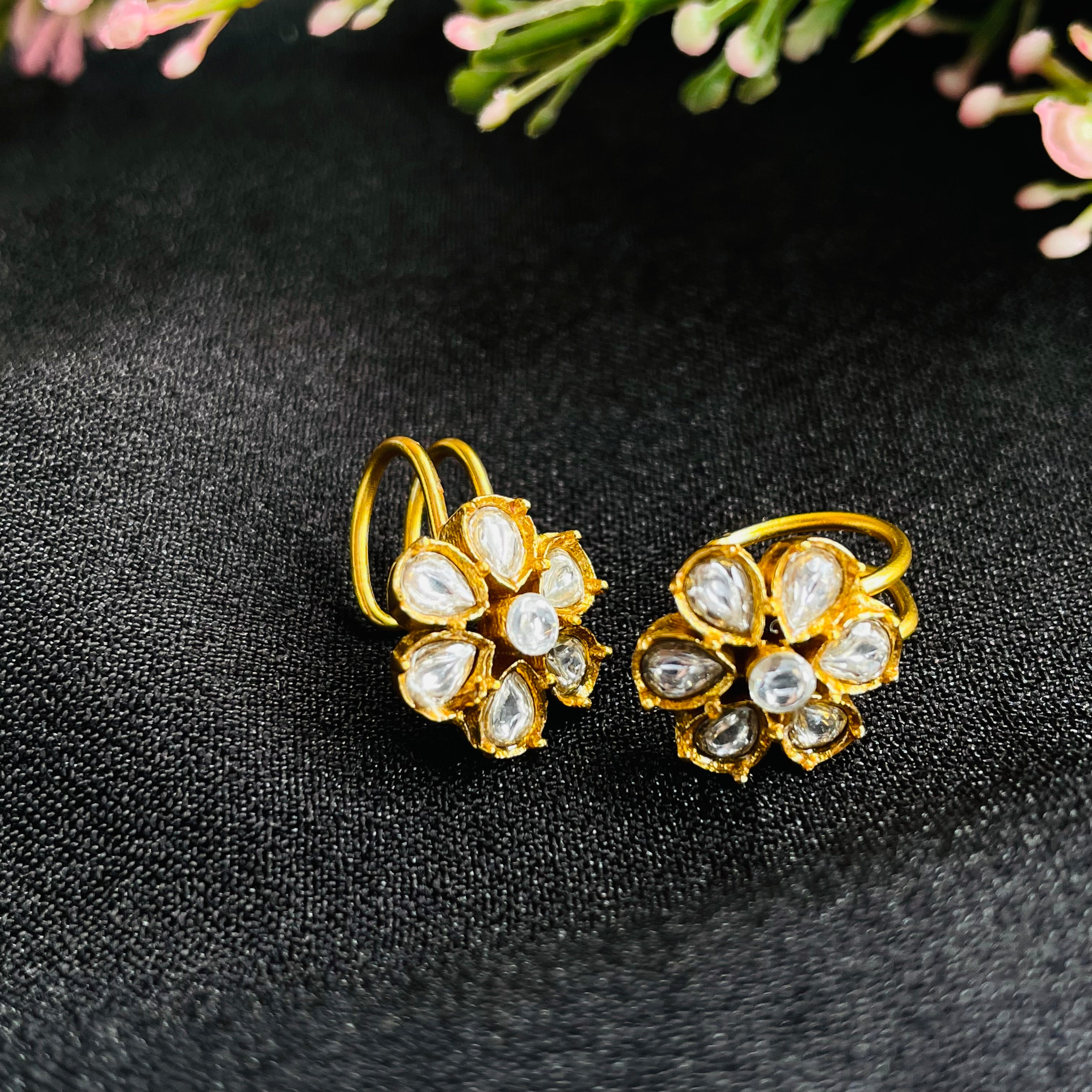 Nayaab Flower Polki Earclip