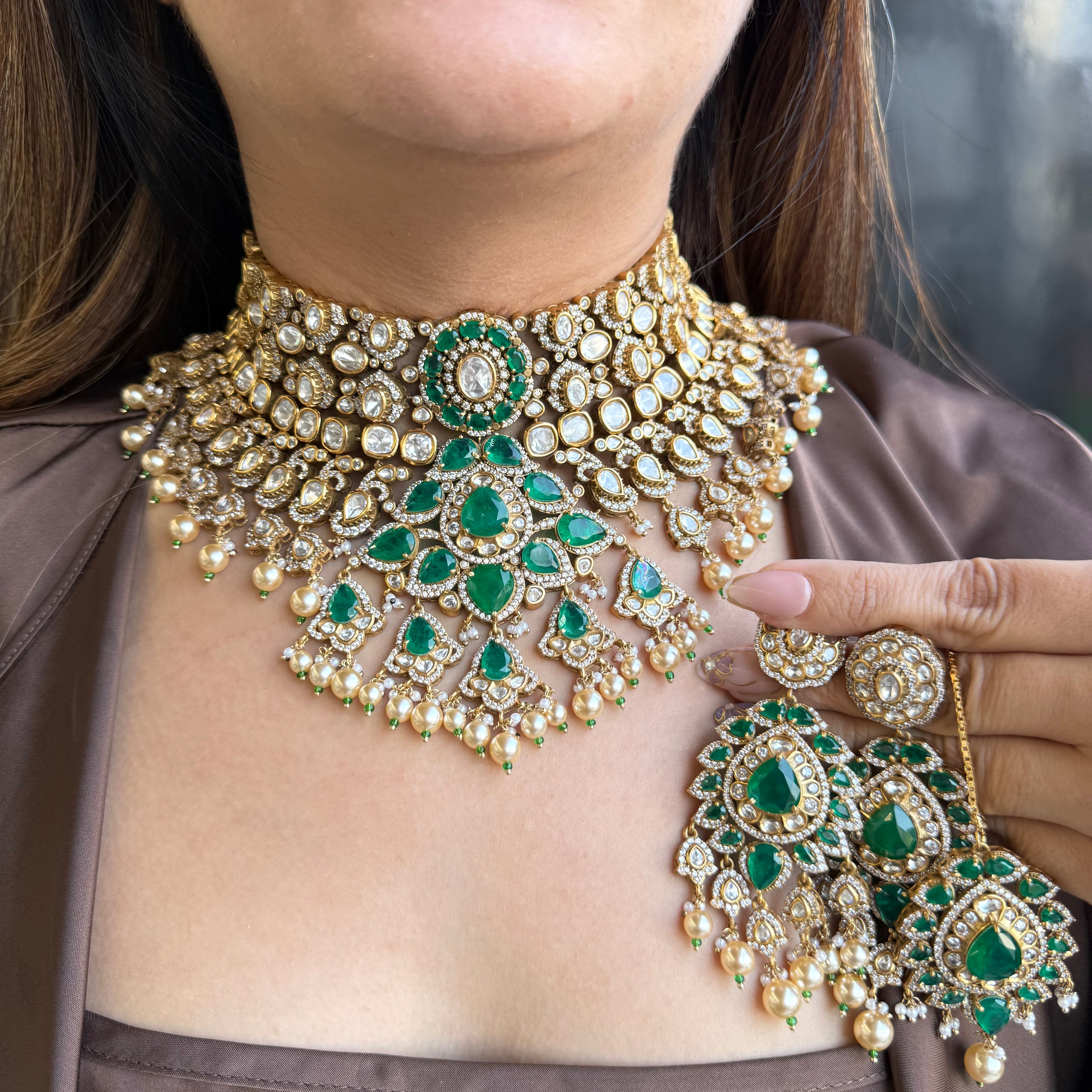 Nayaab Sanyogita Neckpiece