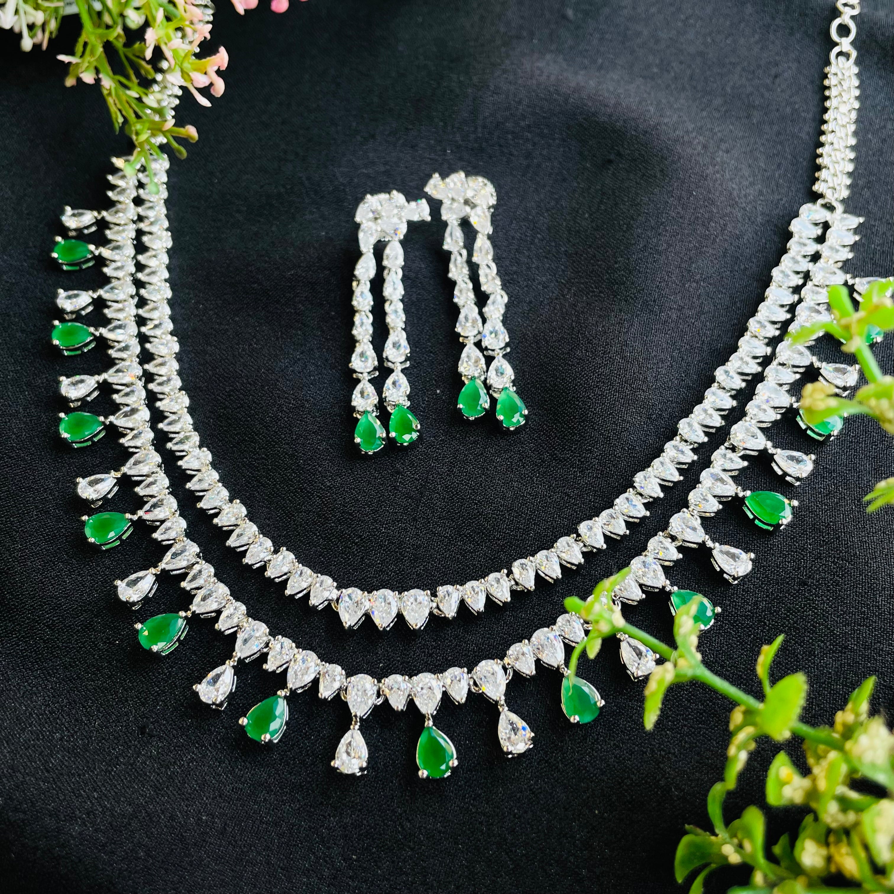 Ad jivika neckpiece