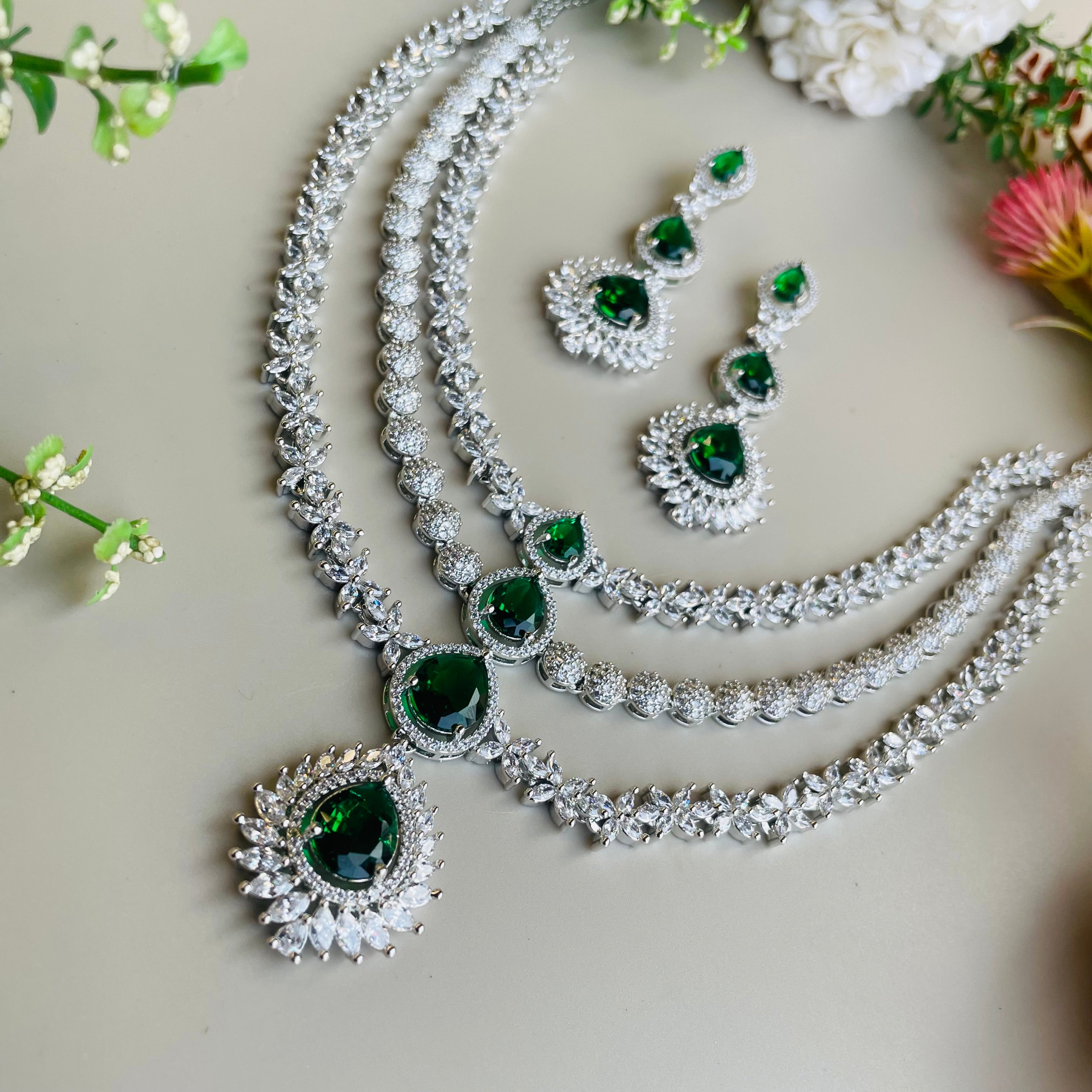 Ad Billie neckpiece