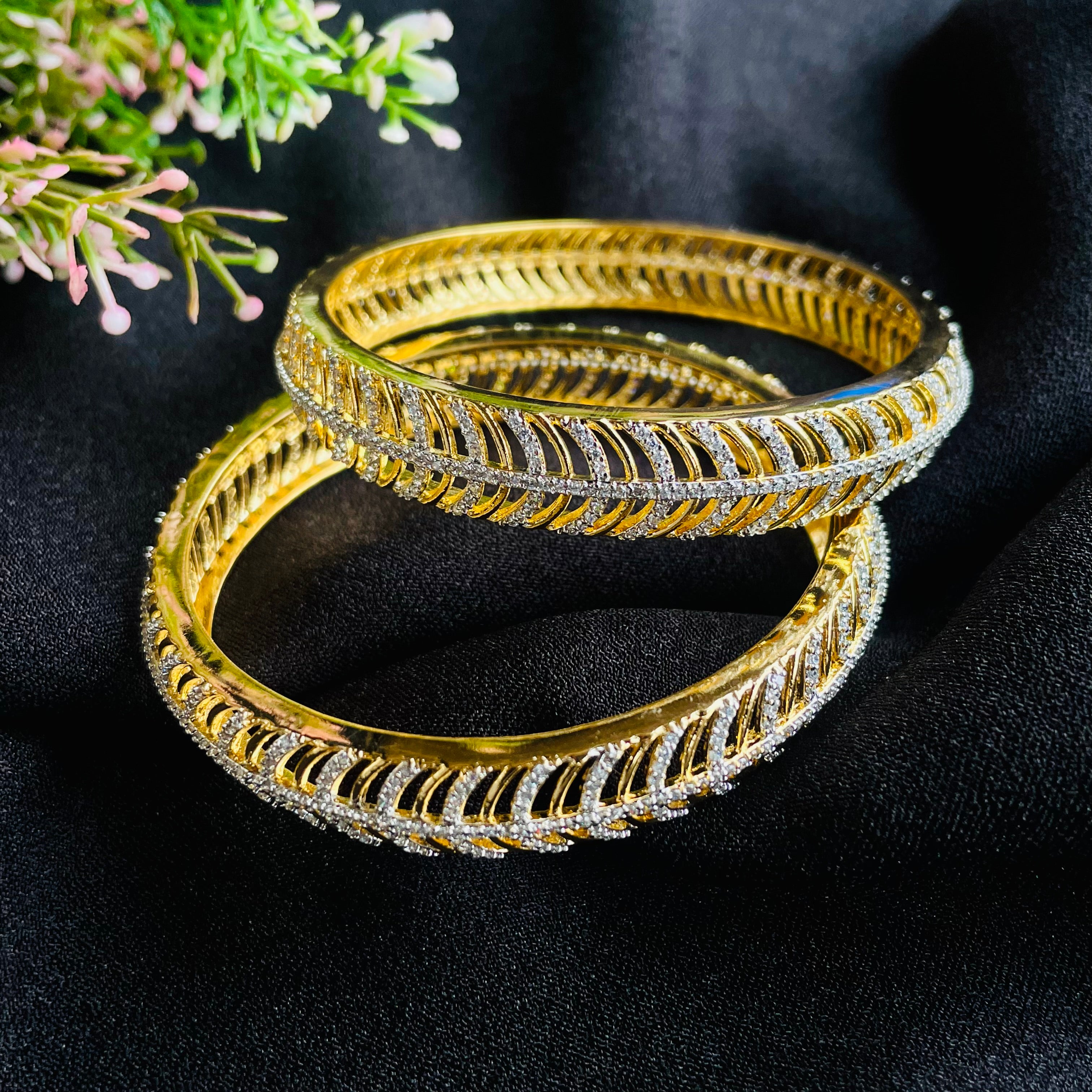 Ad Alice bangles