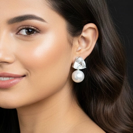 Ad Lisa  pearl Studs