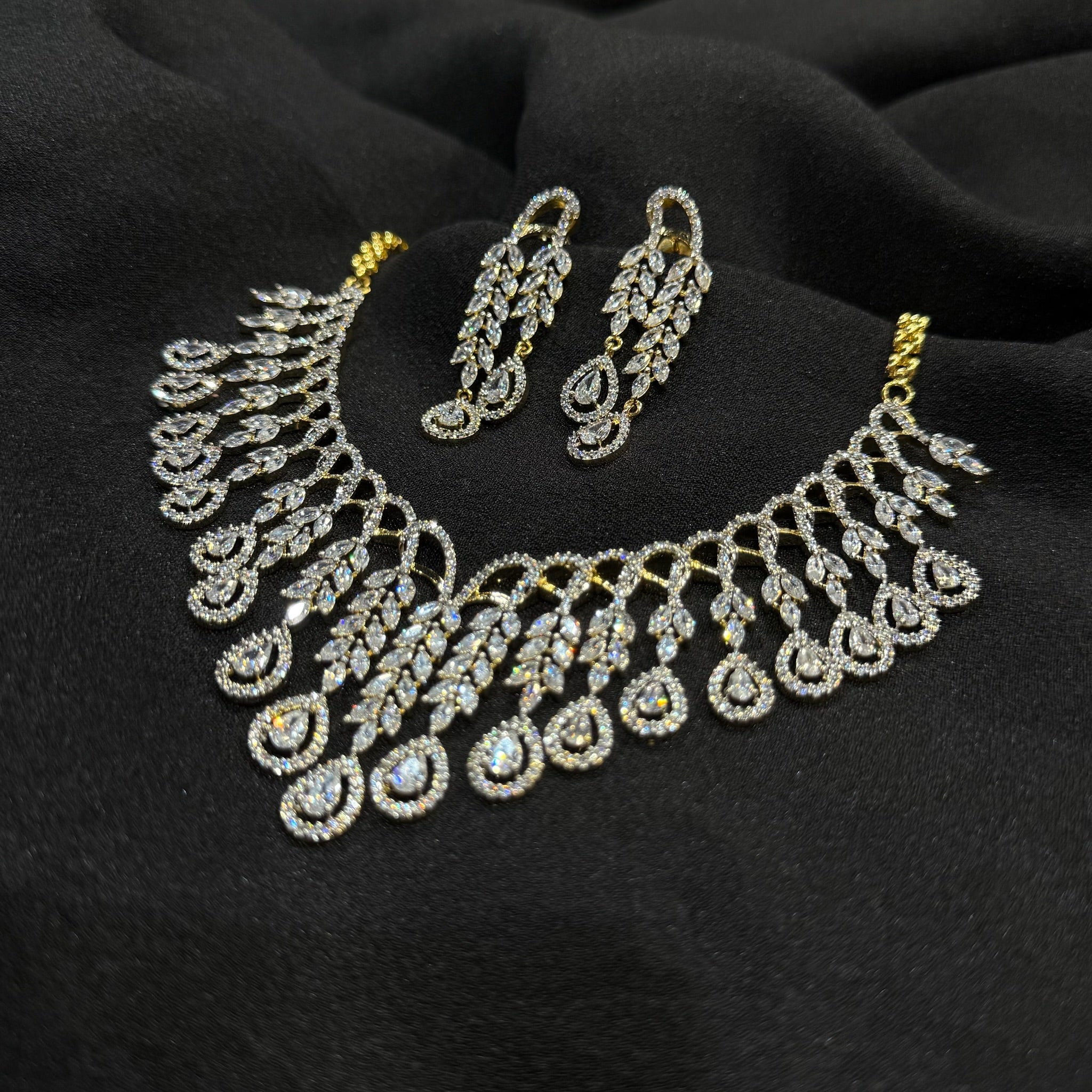 AD Amara Neckpiece