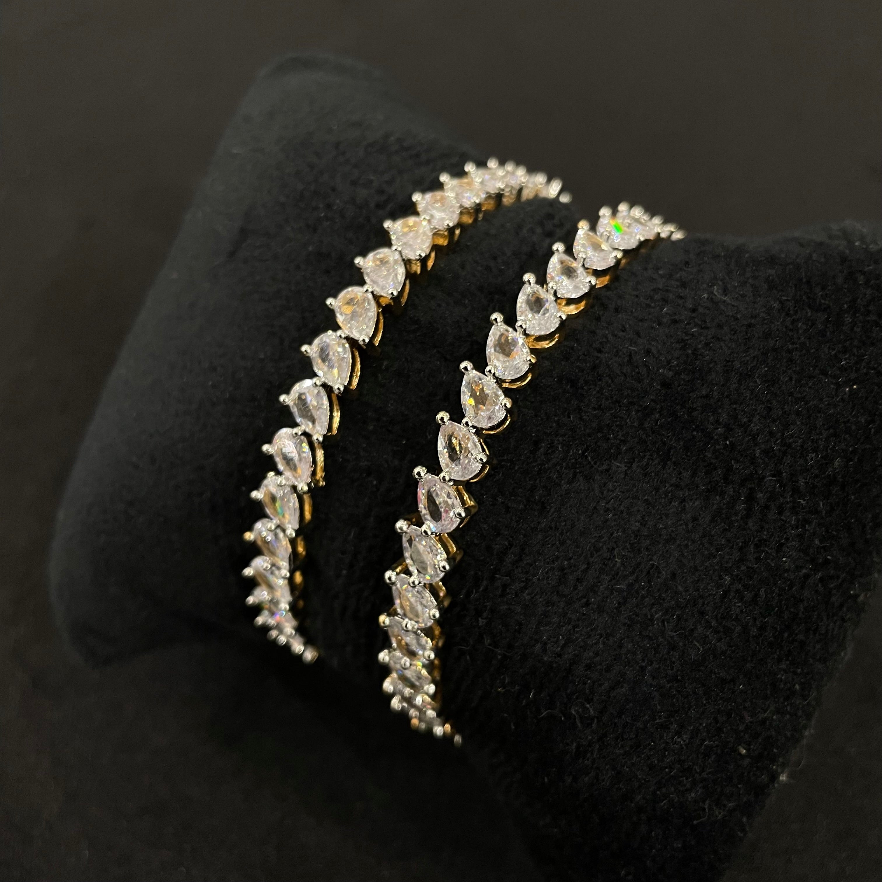 Nayaab lily bangles