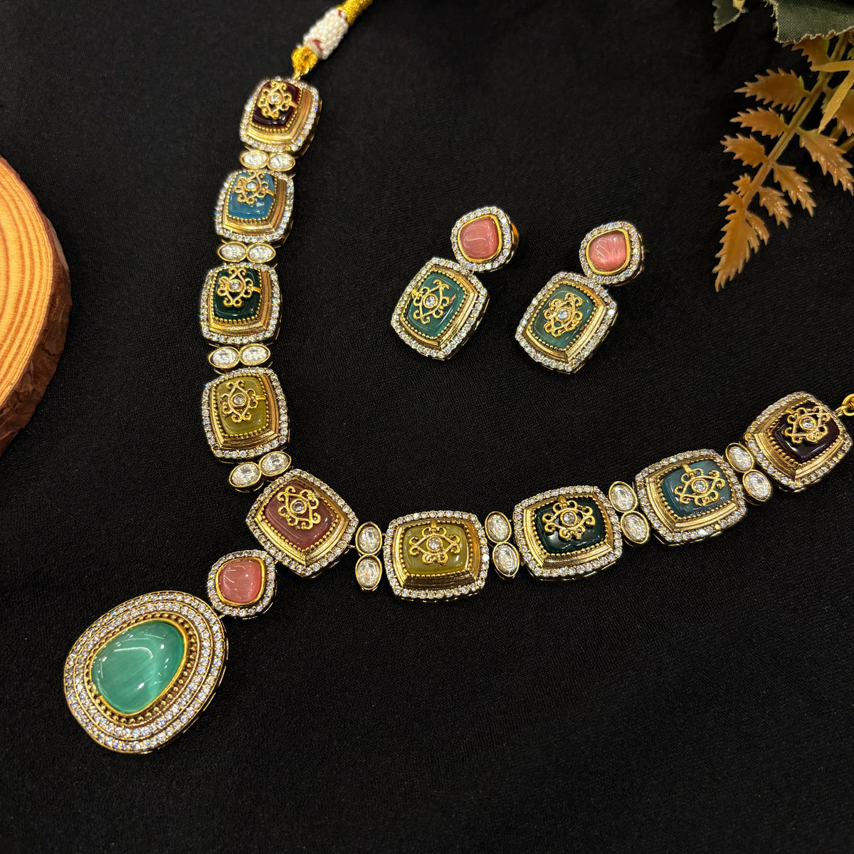 Meher Rang Mahal Neckpiece