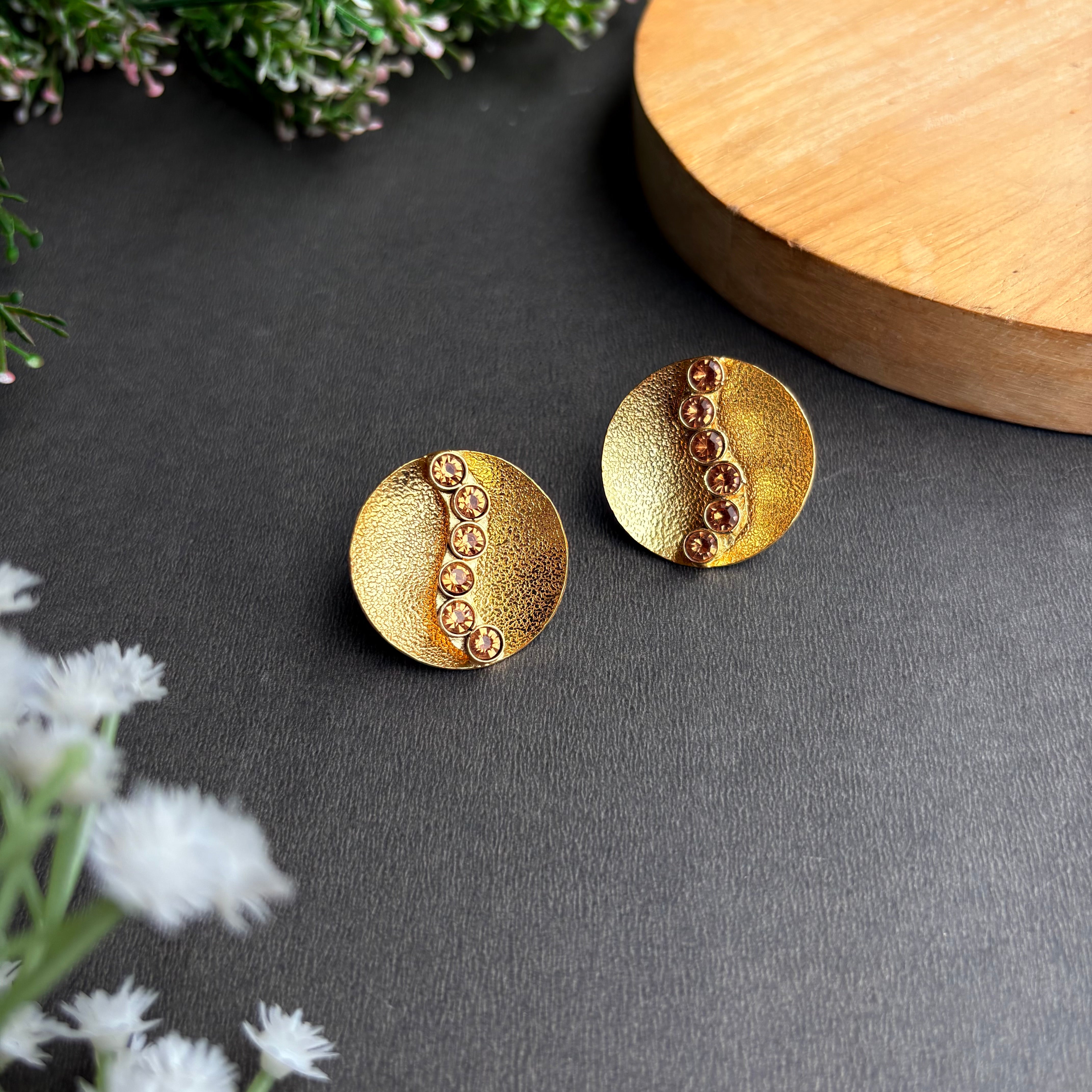 Aira studs Earrings
