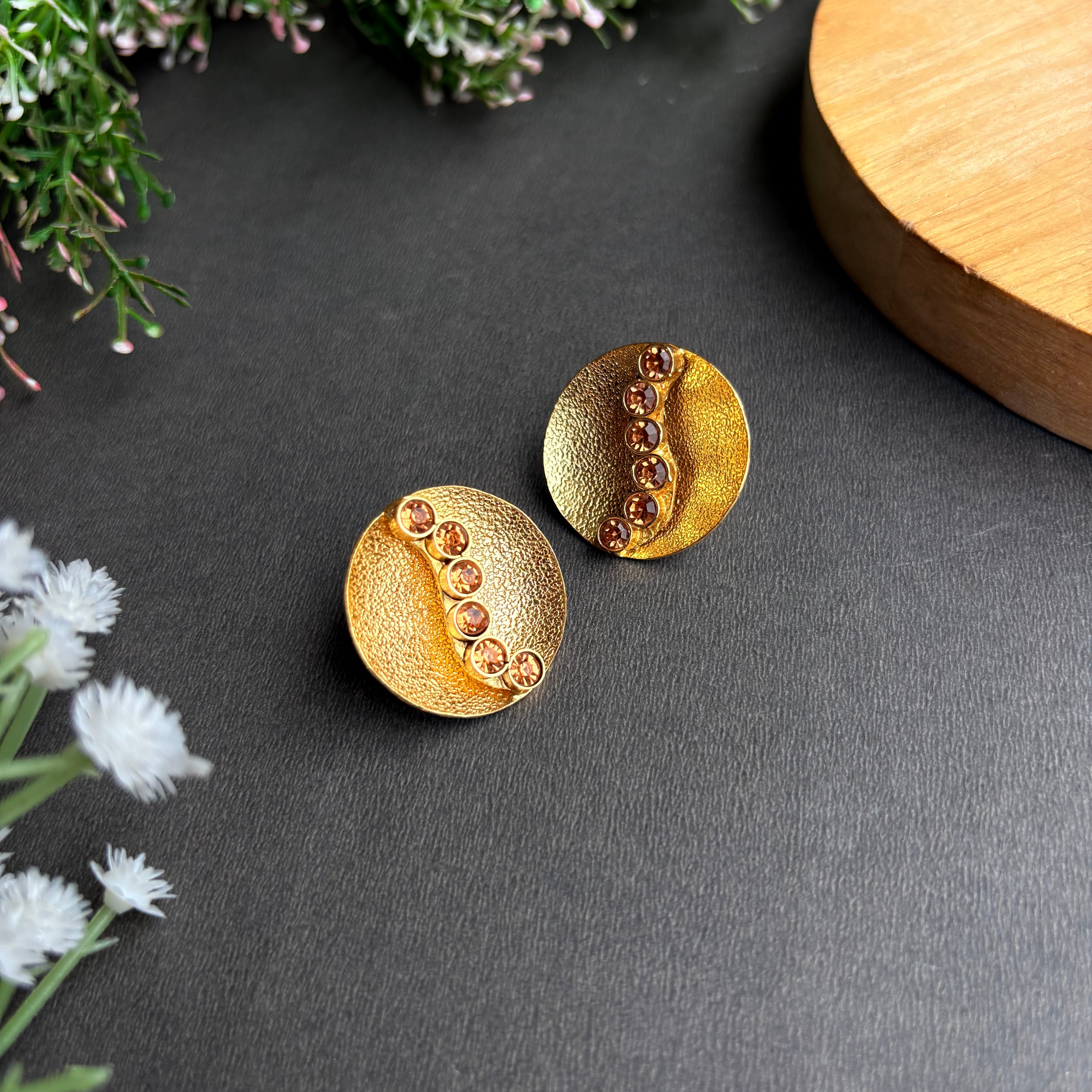 Aira studs Earrings