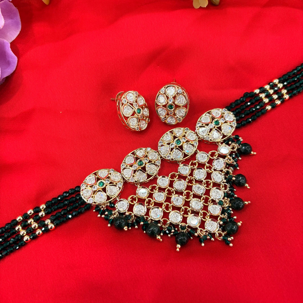 Tara Choker