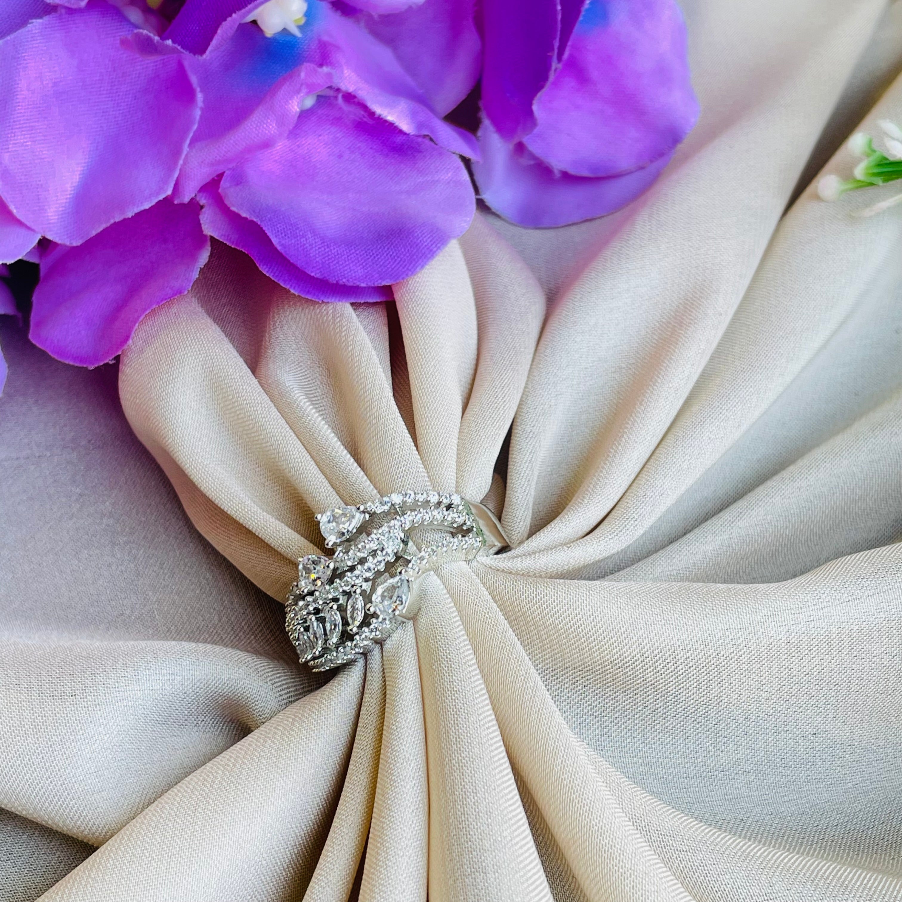 Ad Willa  ring adjustable