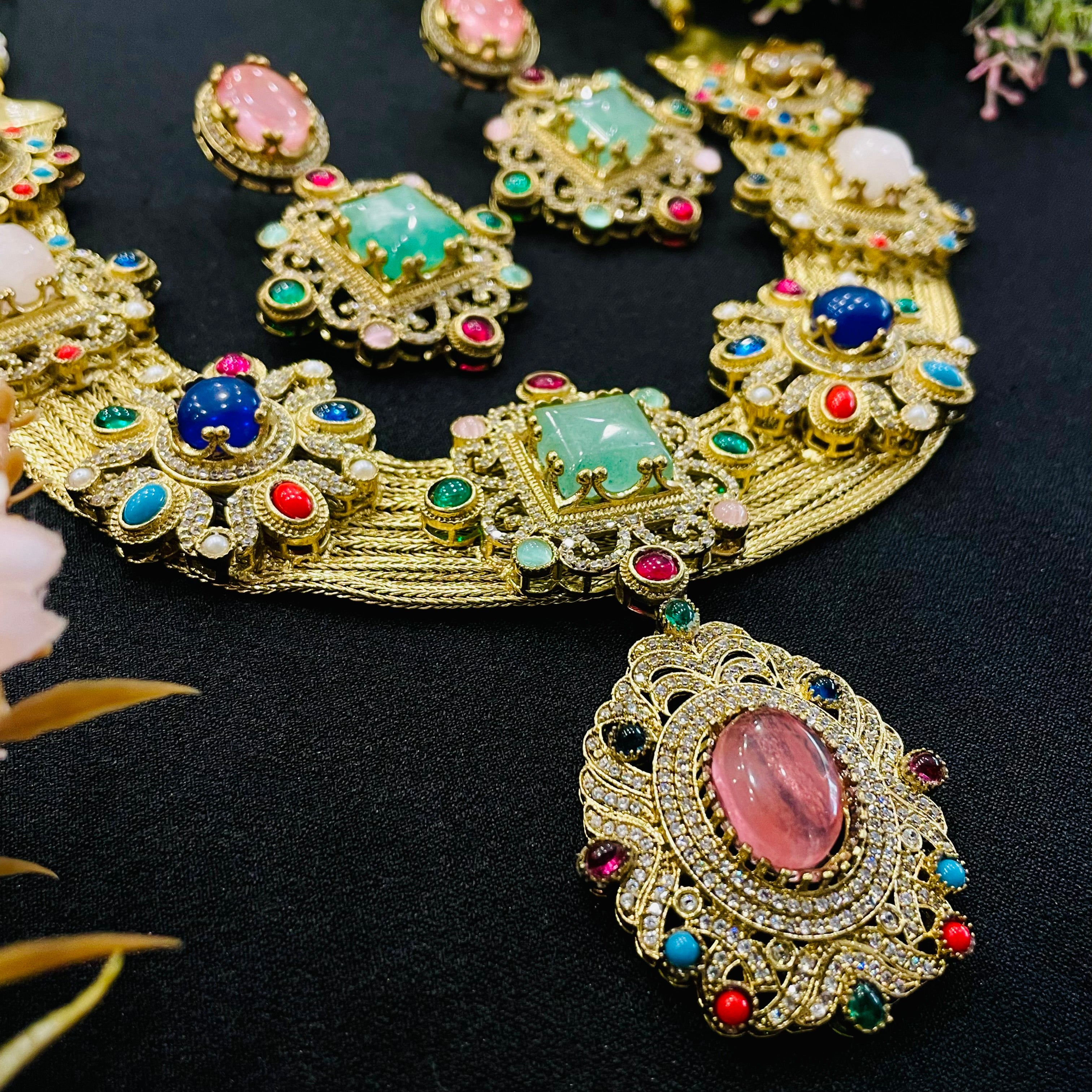 Nayaab Siya Neckpiece