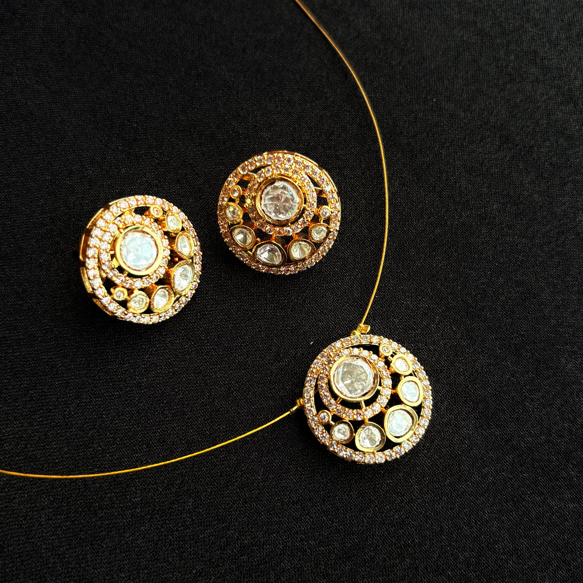 Zareen Halo Neckpiece