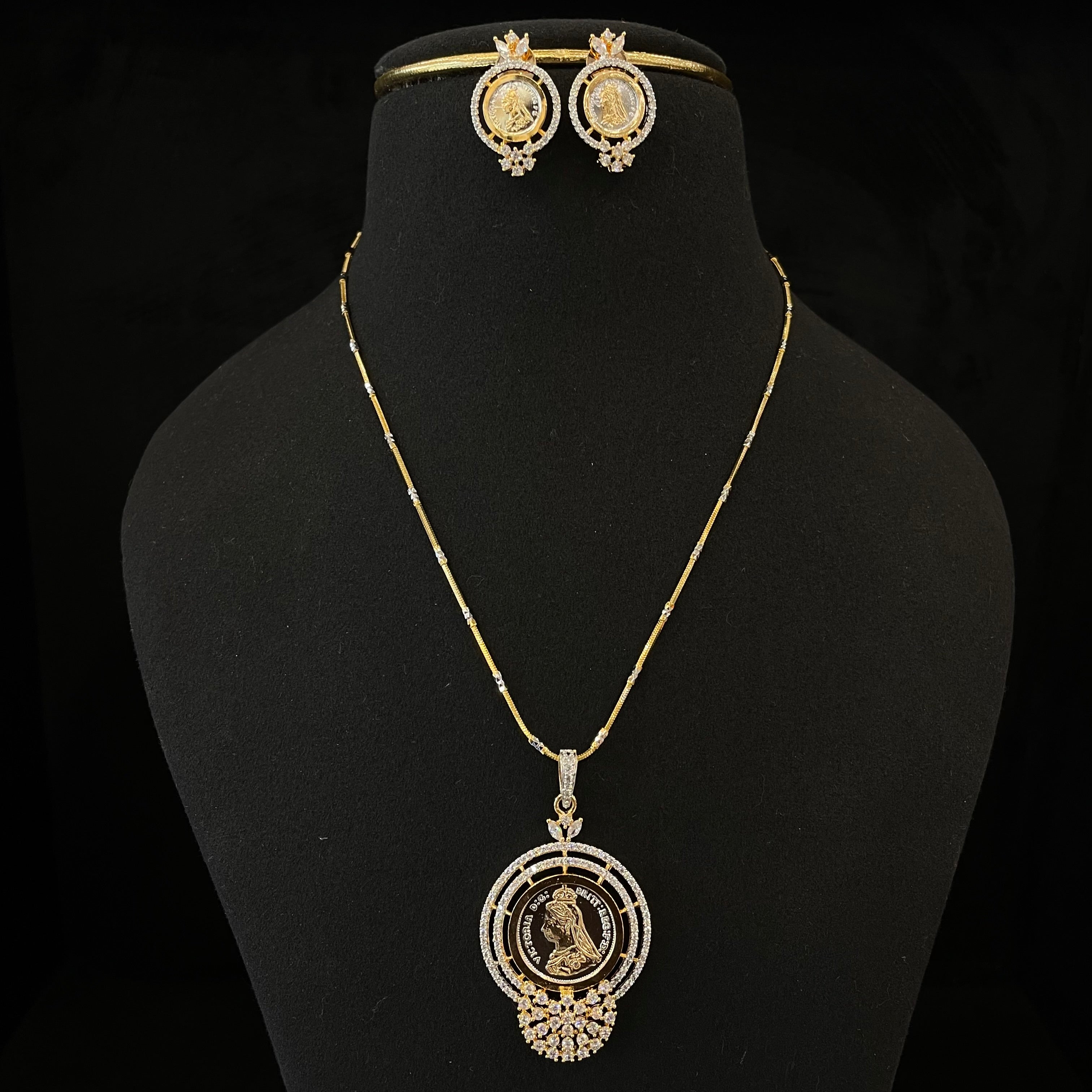 Ad Heritage Coin Pendant Set