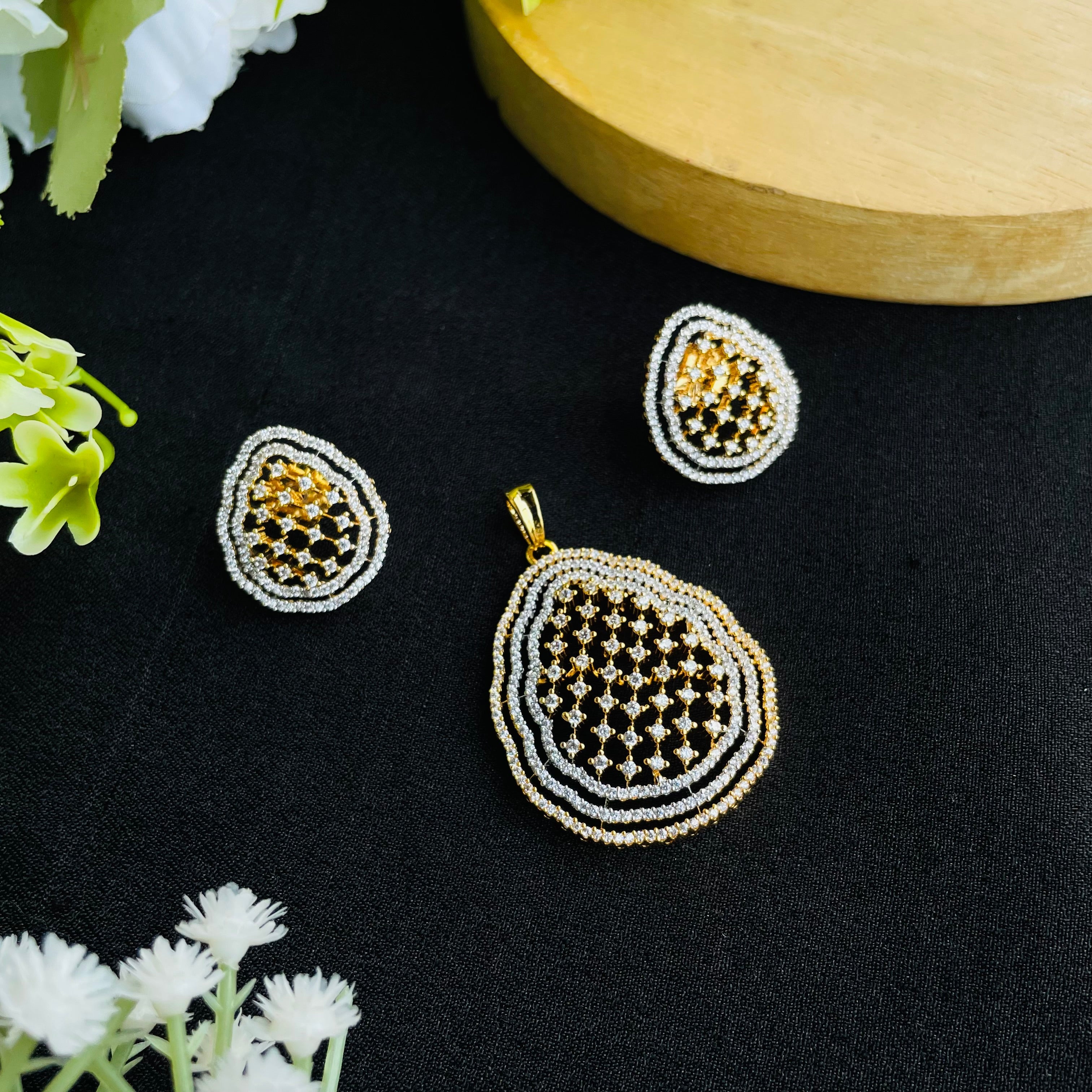 Elara Pendant Set