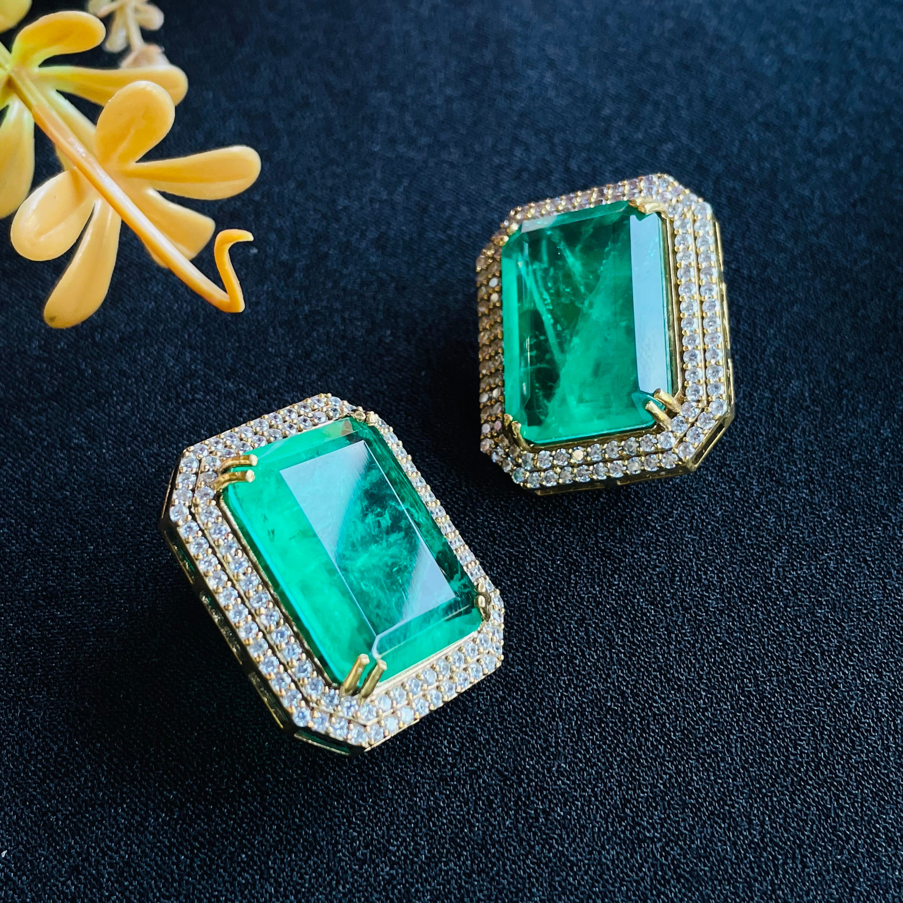 Nayaab arushi neckpiece