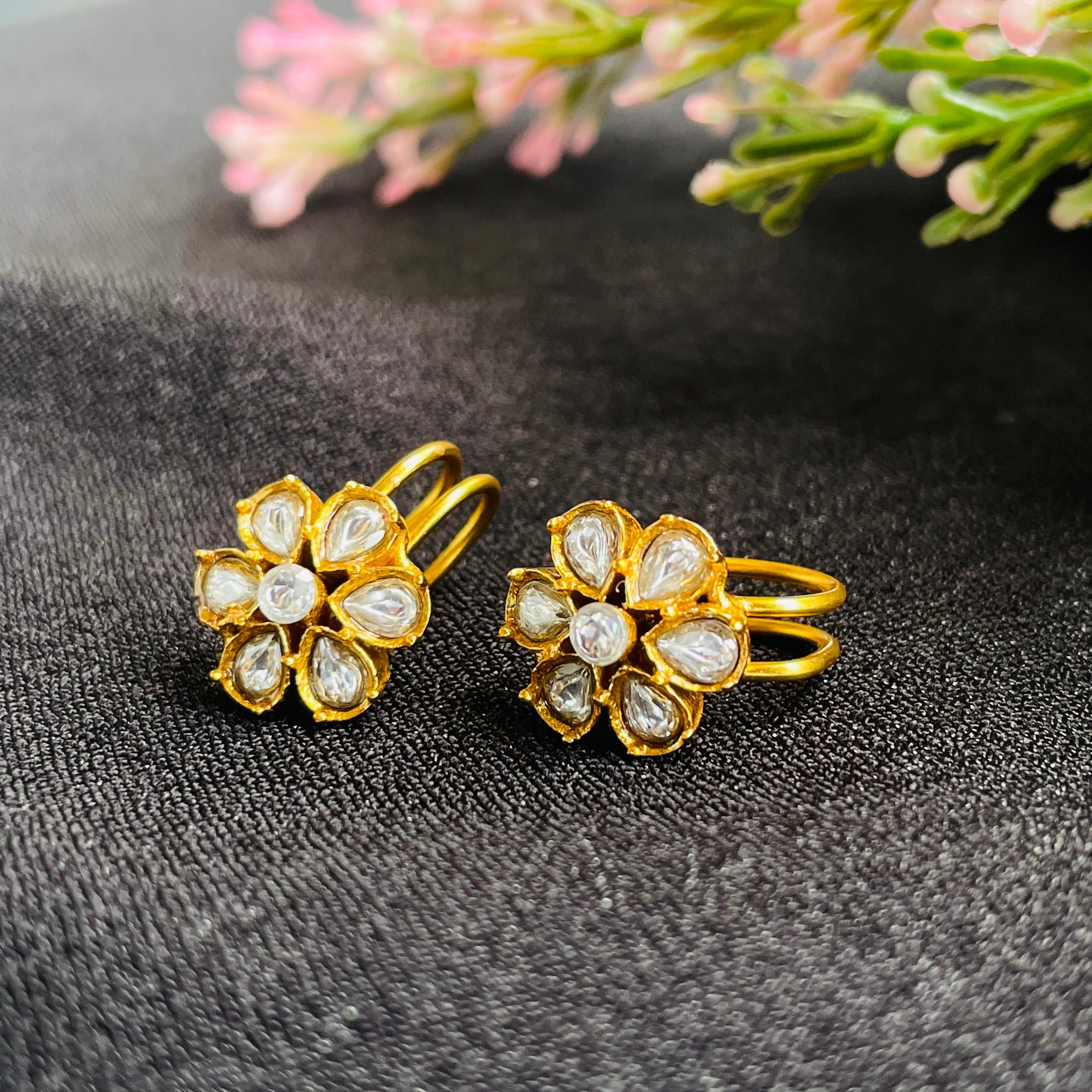 Nayaab Flower Polki Earclip