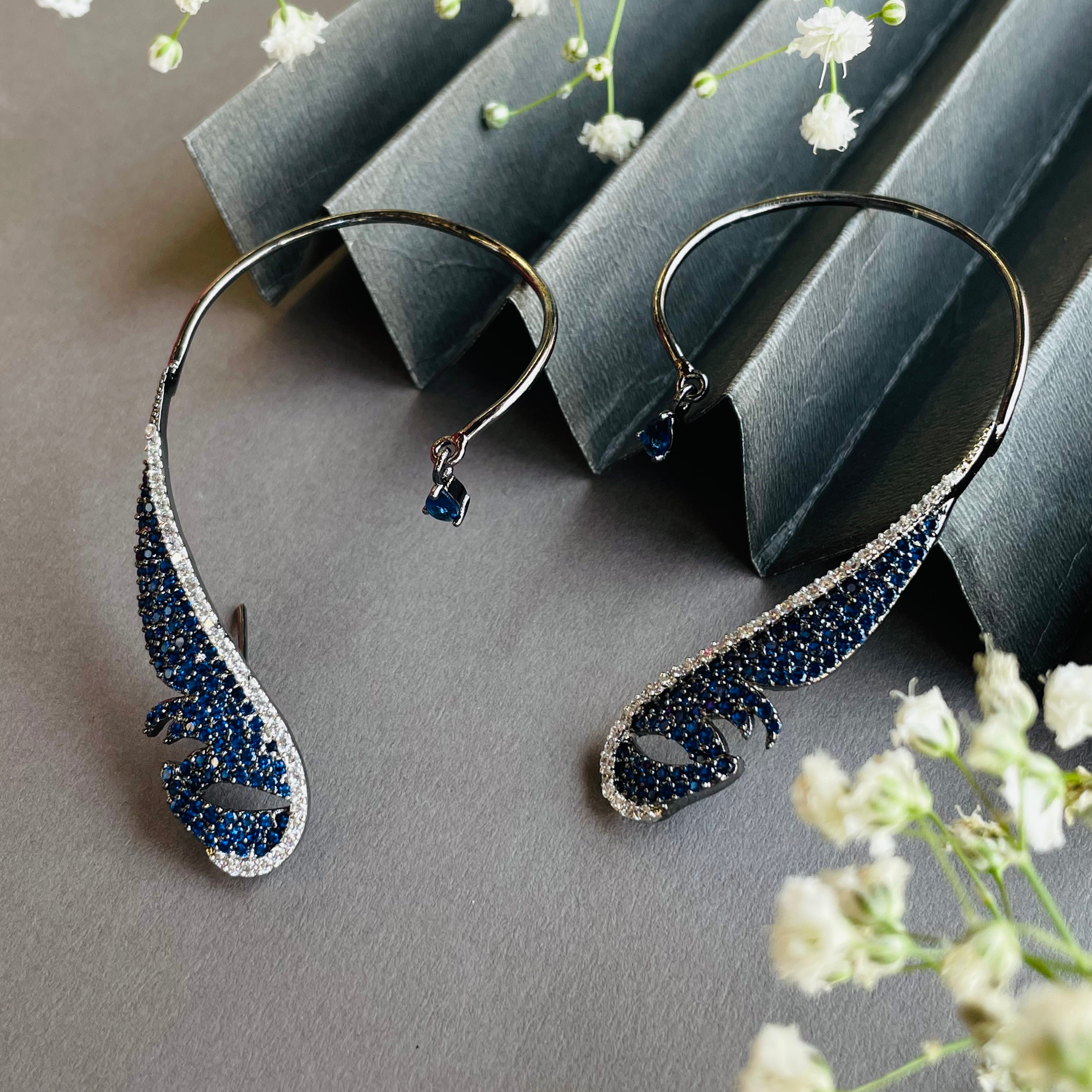 Ad Kritika earcuff