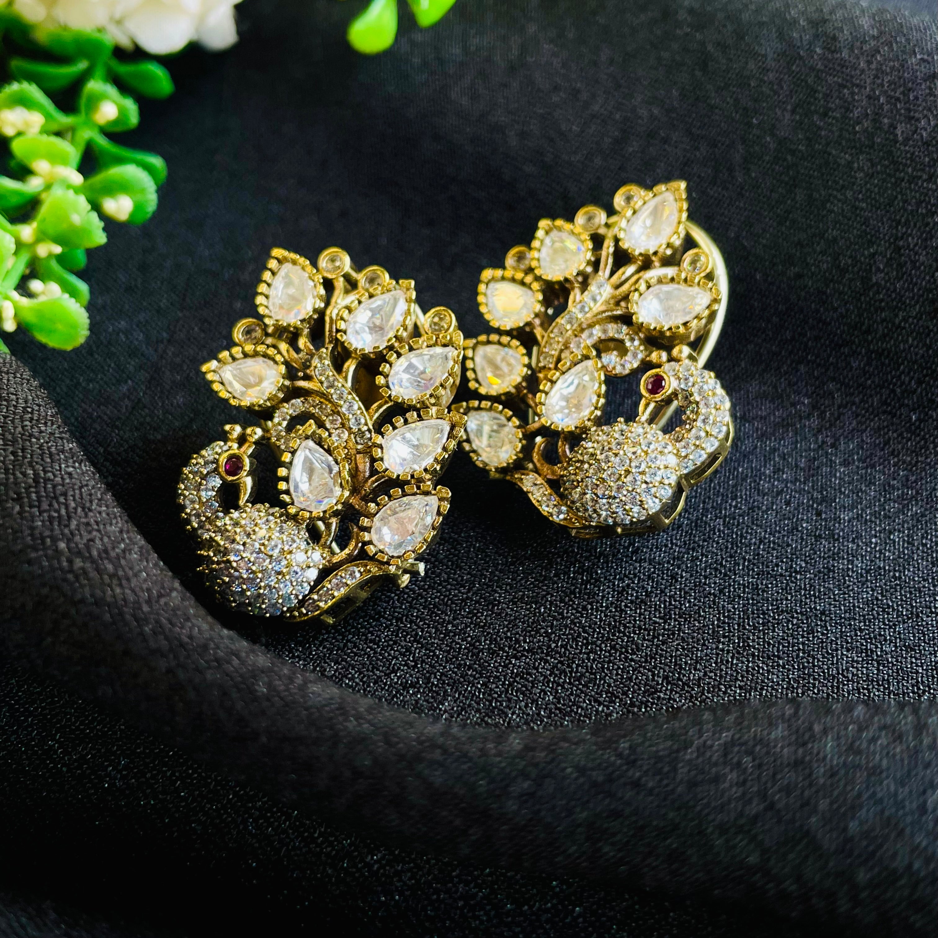 Nayaab chavi polki studs