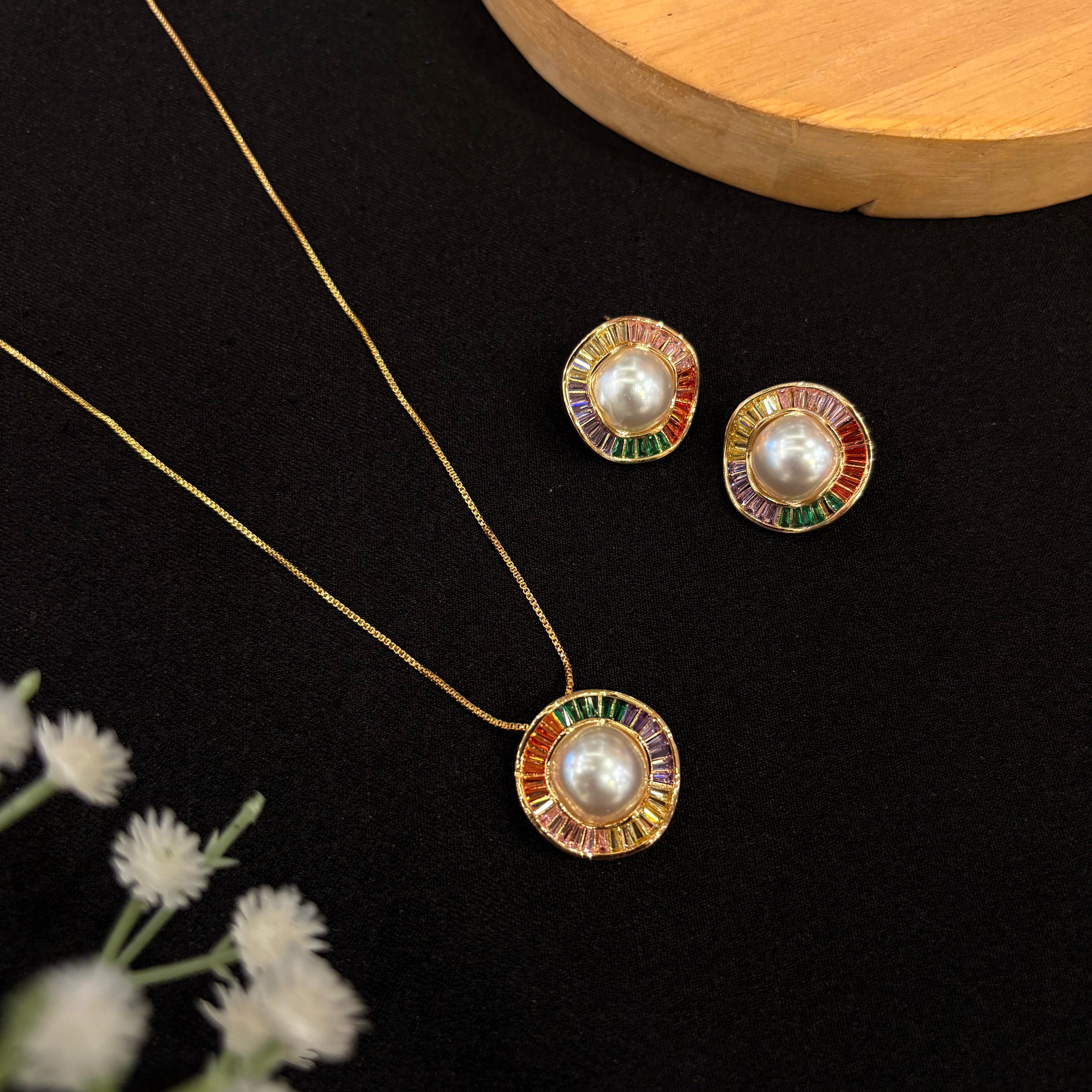 Aurelia Pearl Radiance Pendant Set