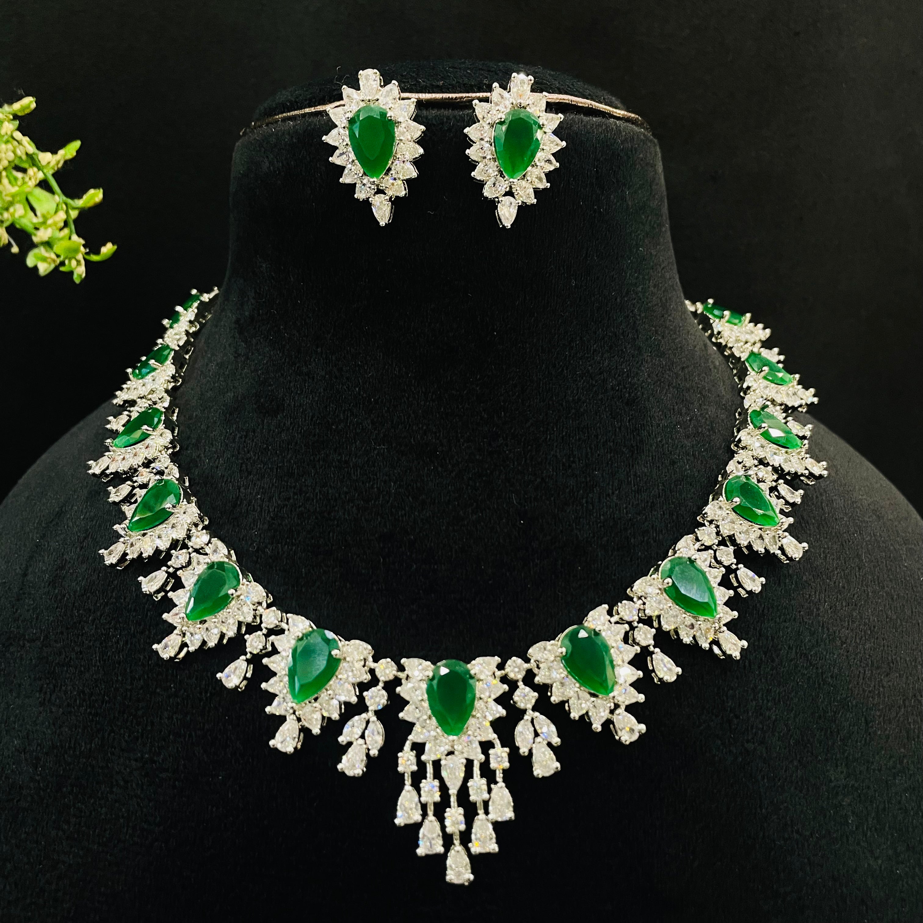 Ad elena neckpiece