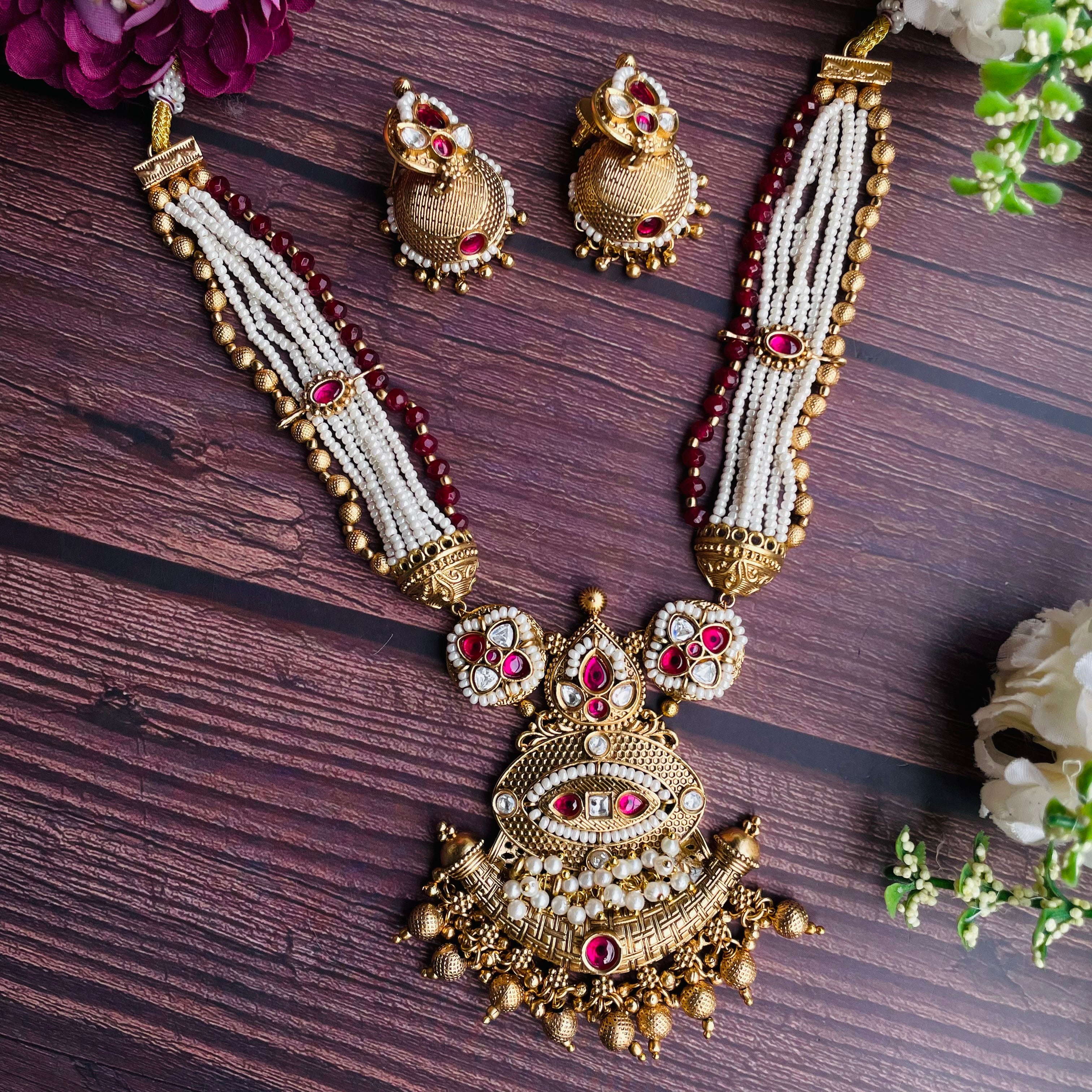 Nayaab Nura Neckpiece