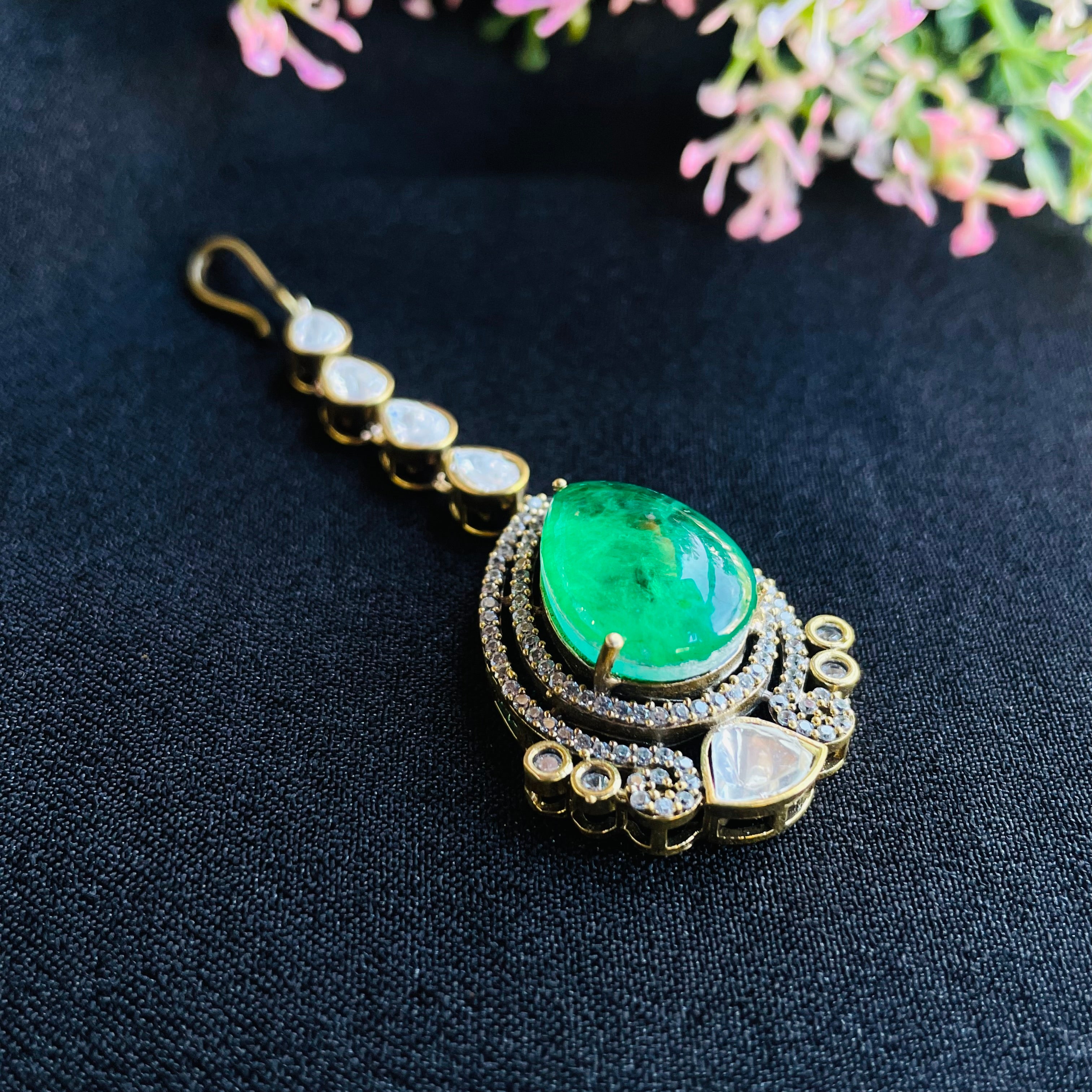 Nayaab Zaveri Polki Tikka