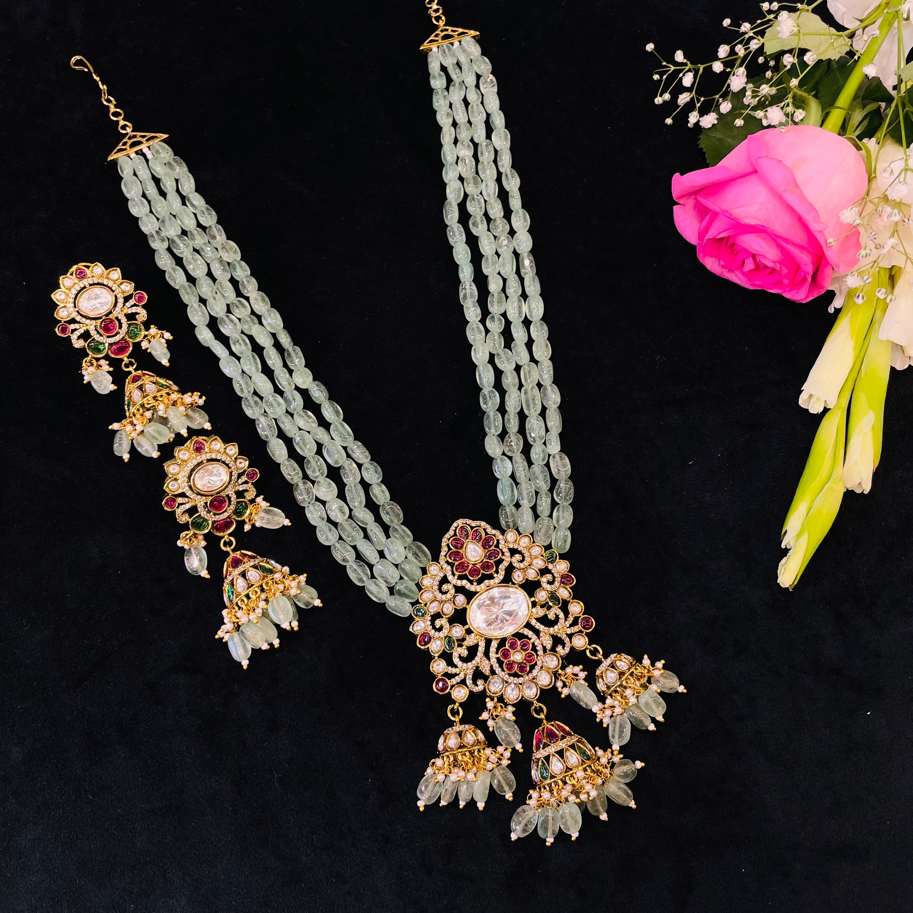 Nayaab Saiba Neckpiece