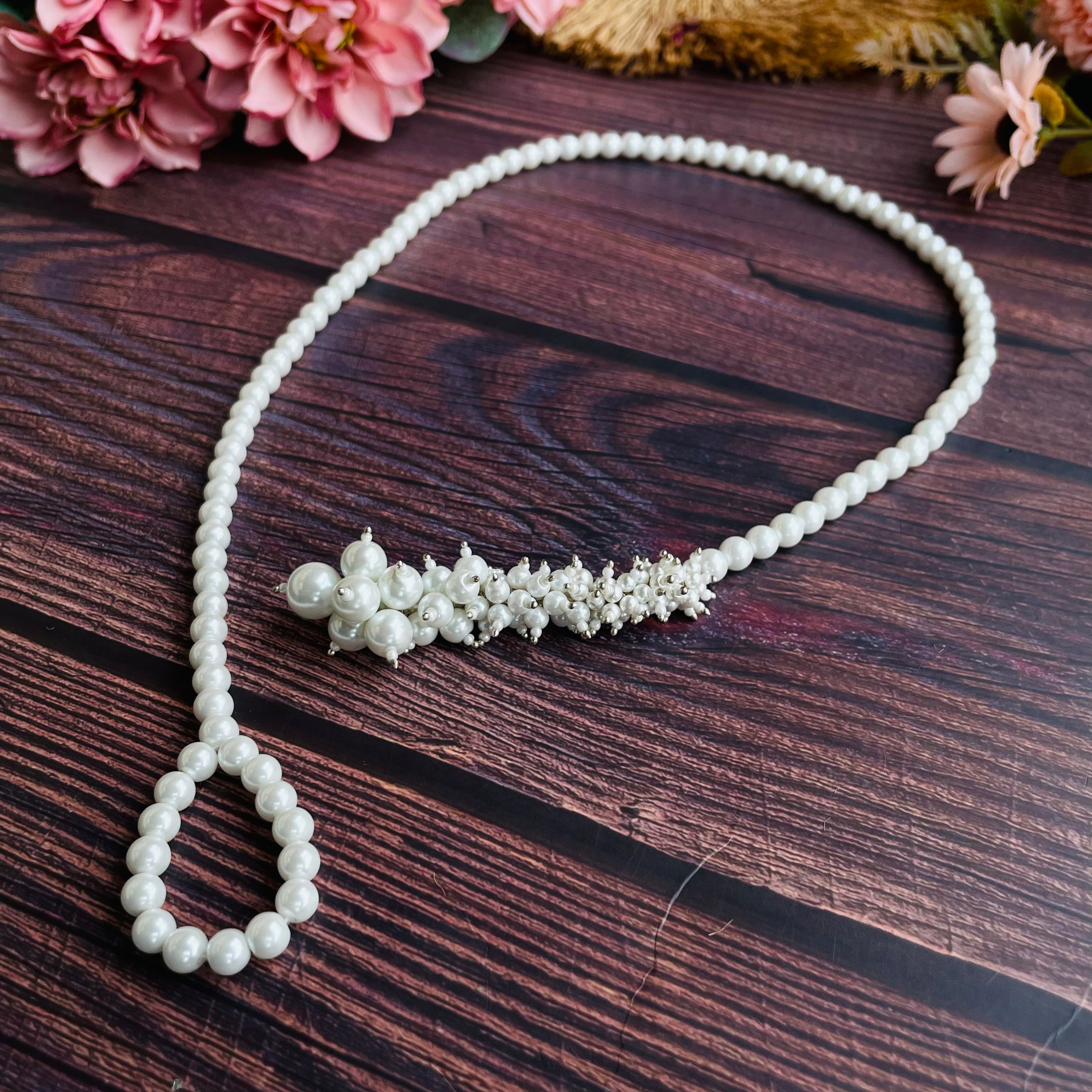 Layla Alina Pearl Neckpiece