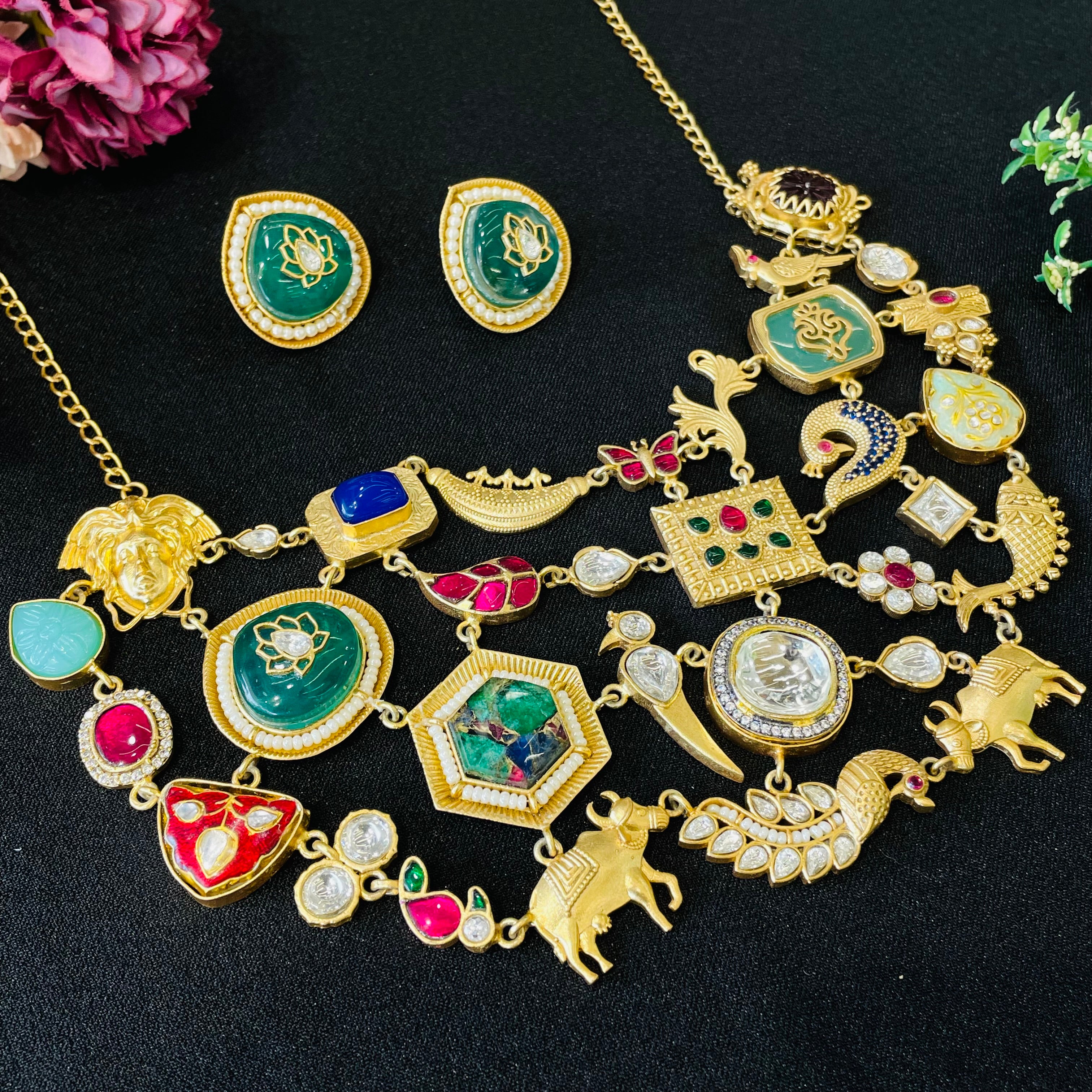 Nayaab Prachi Neckpiece