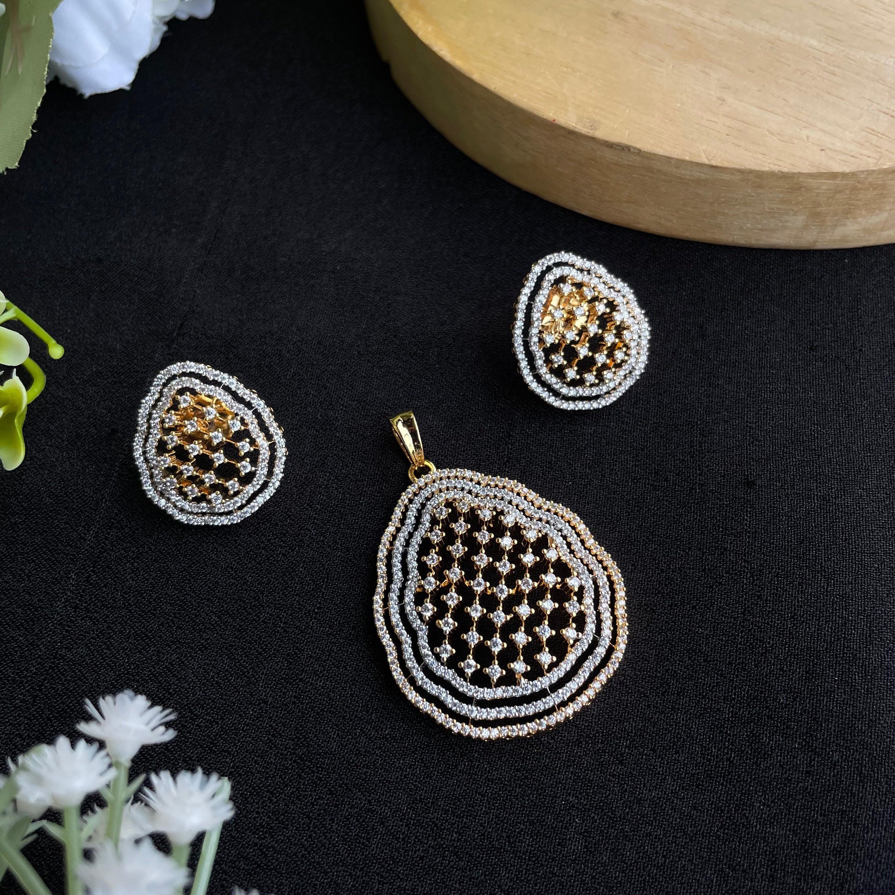 Elara Pendant Set