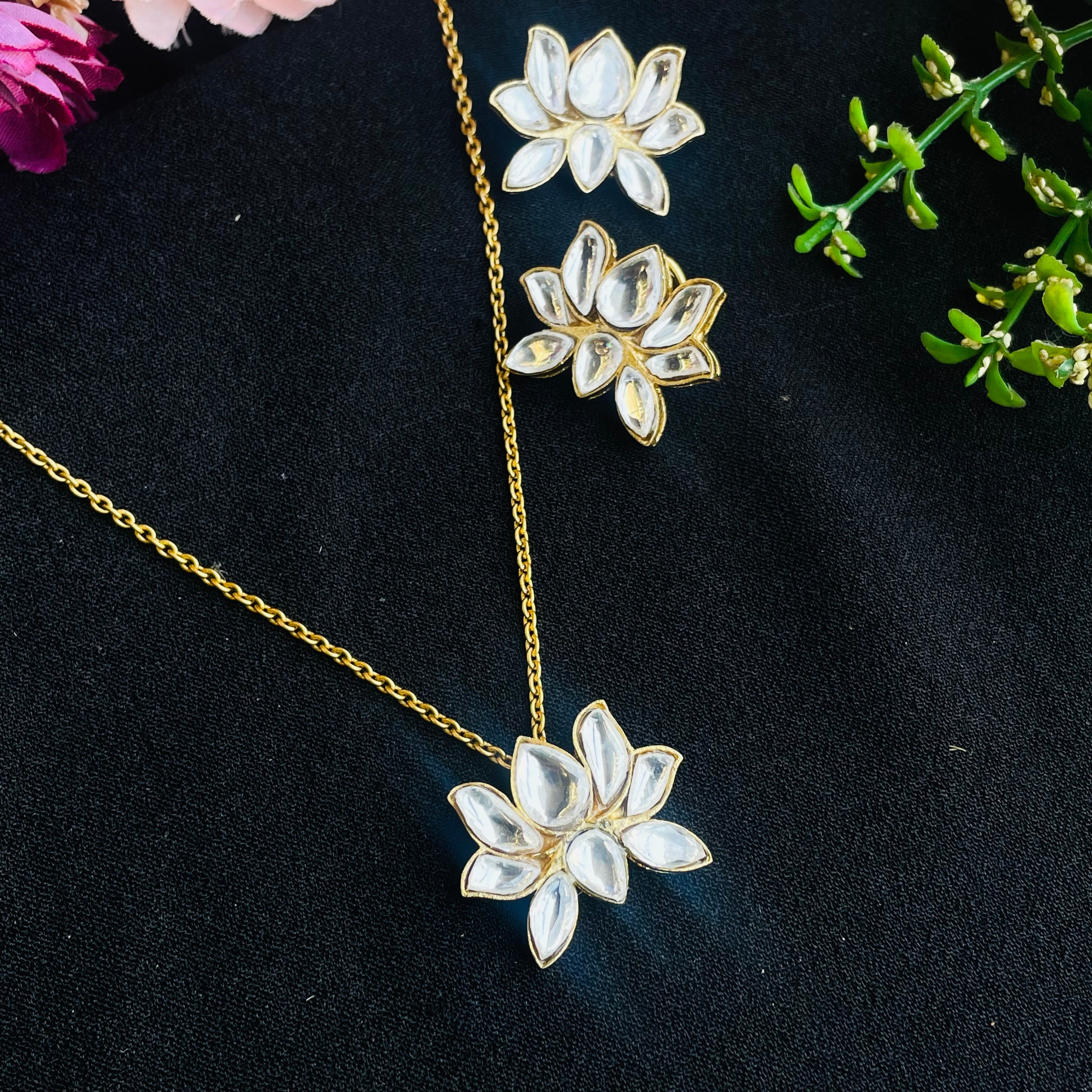 Nayaab Ruth pendant