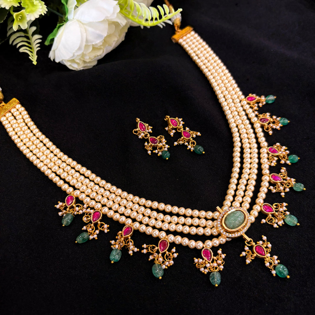 Vyanika Pearl Nayaab
