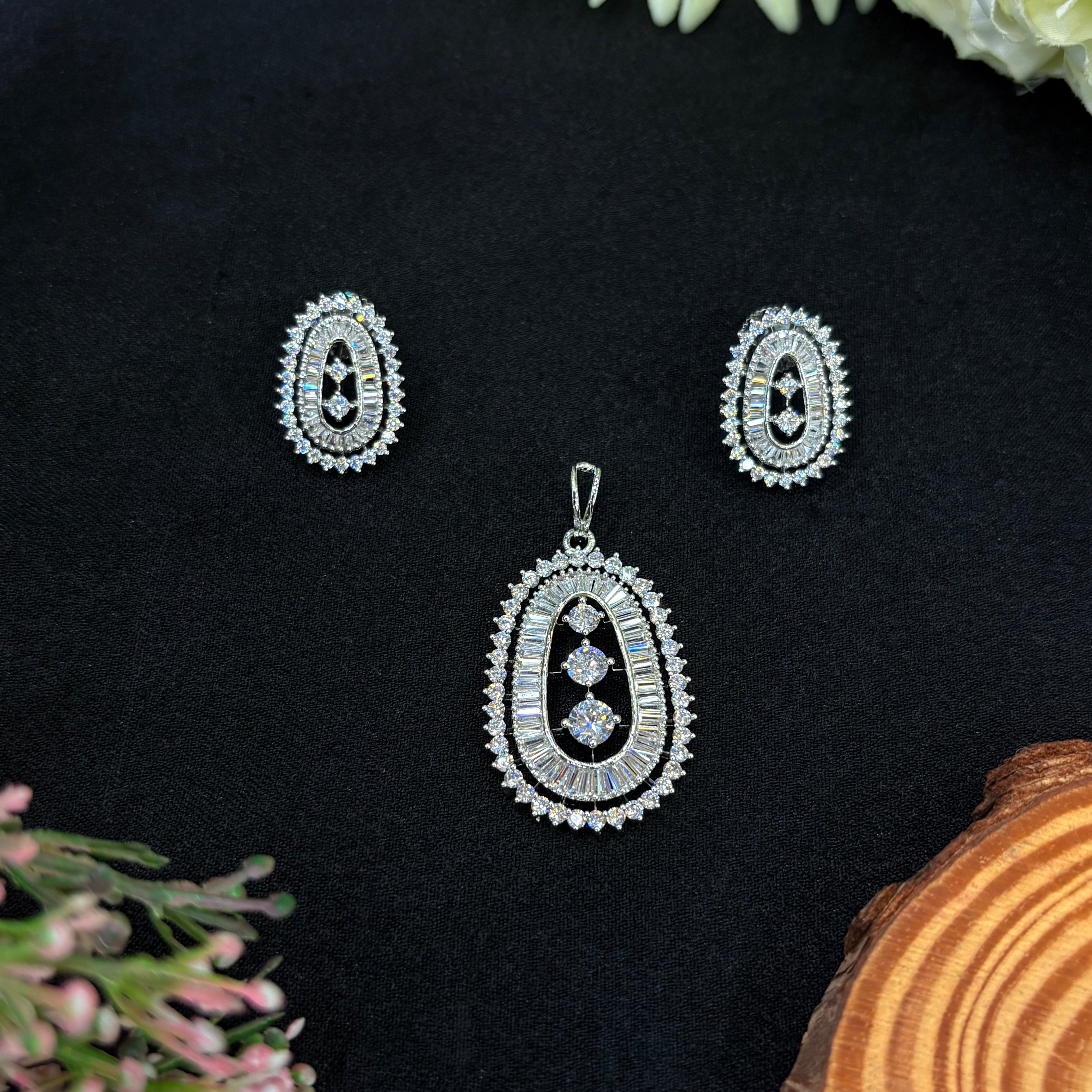 Elora Pendant Set