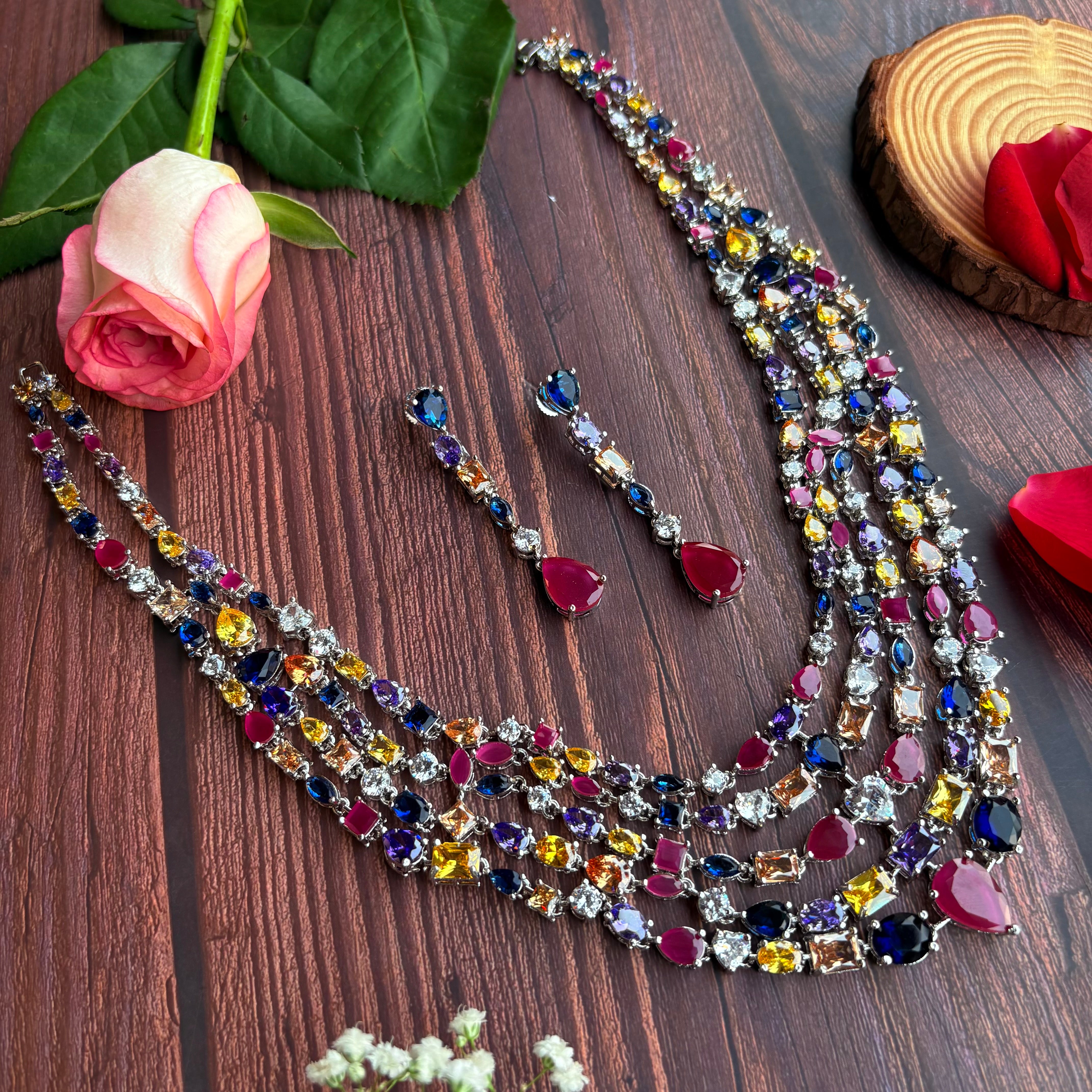 Ad Evie Neckpiece