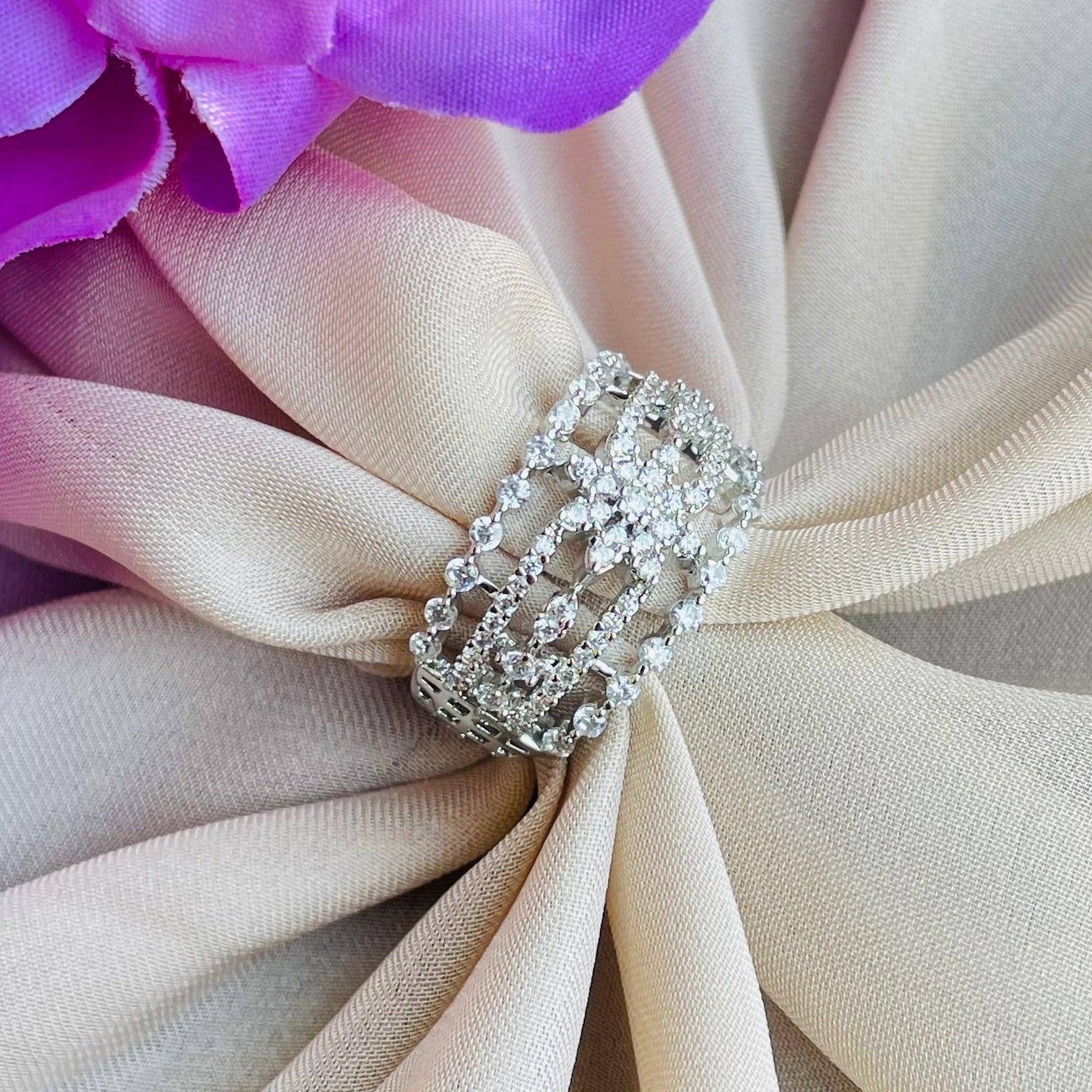 Ad Juliet  ring adjustable
