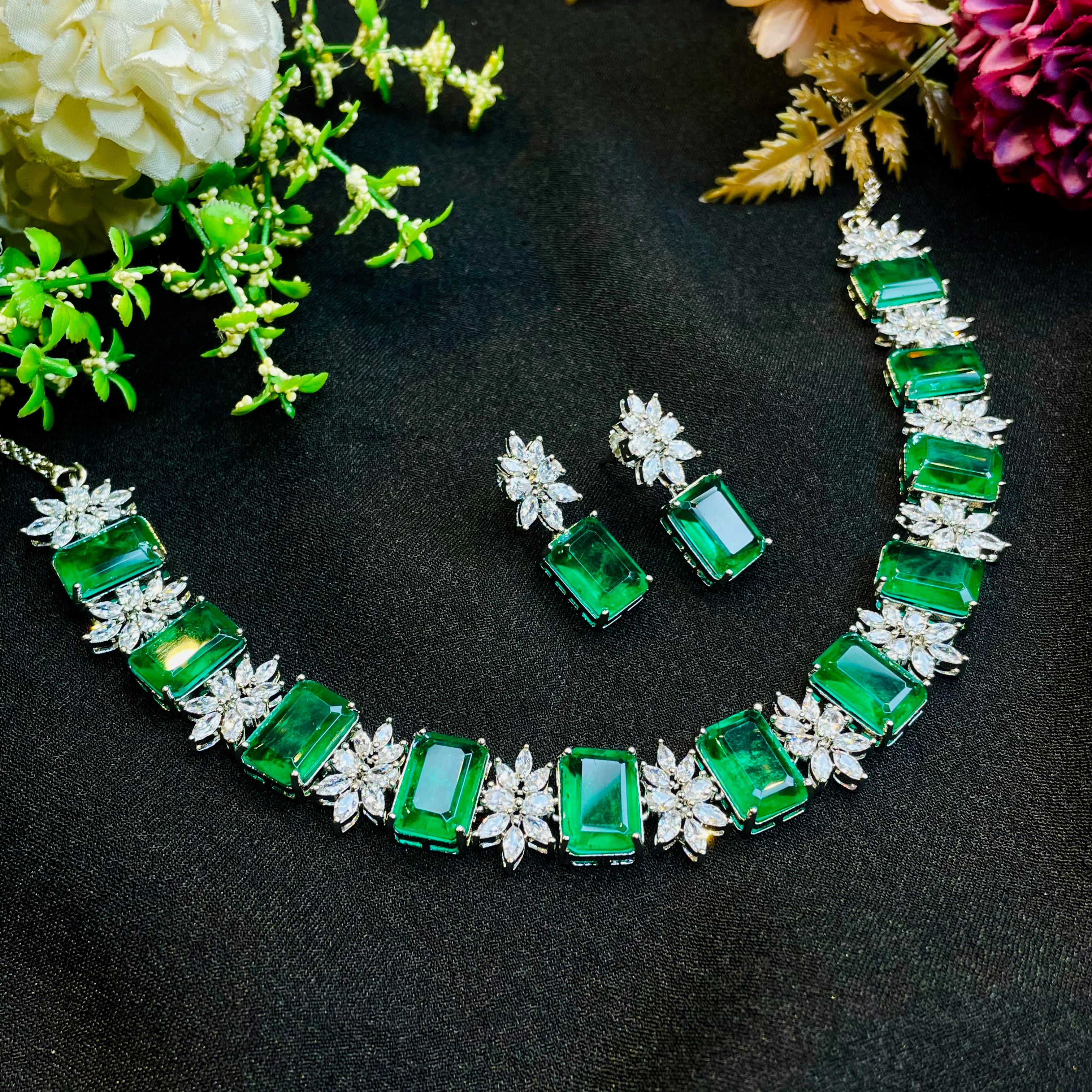 Ad Annie Emerald Neckpiece