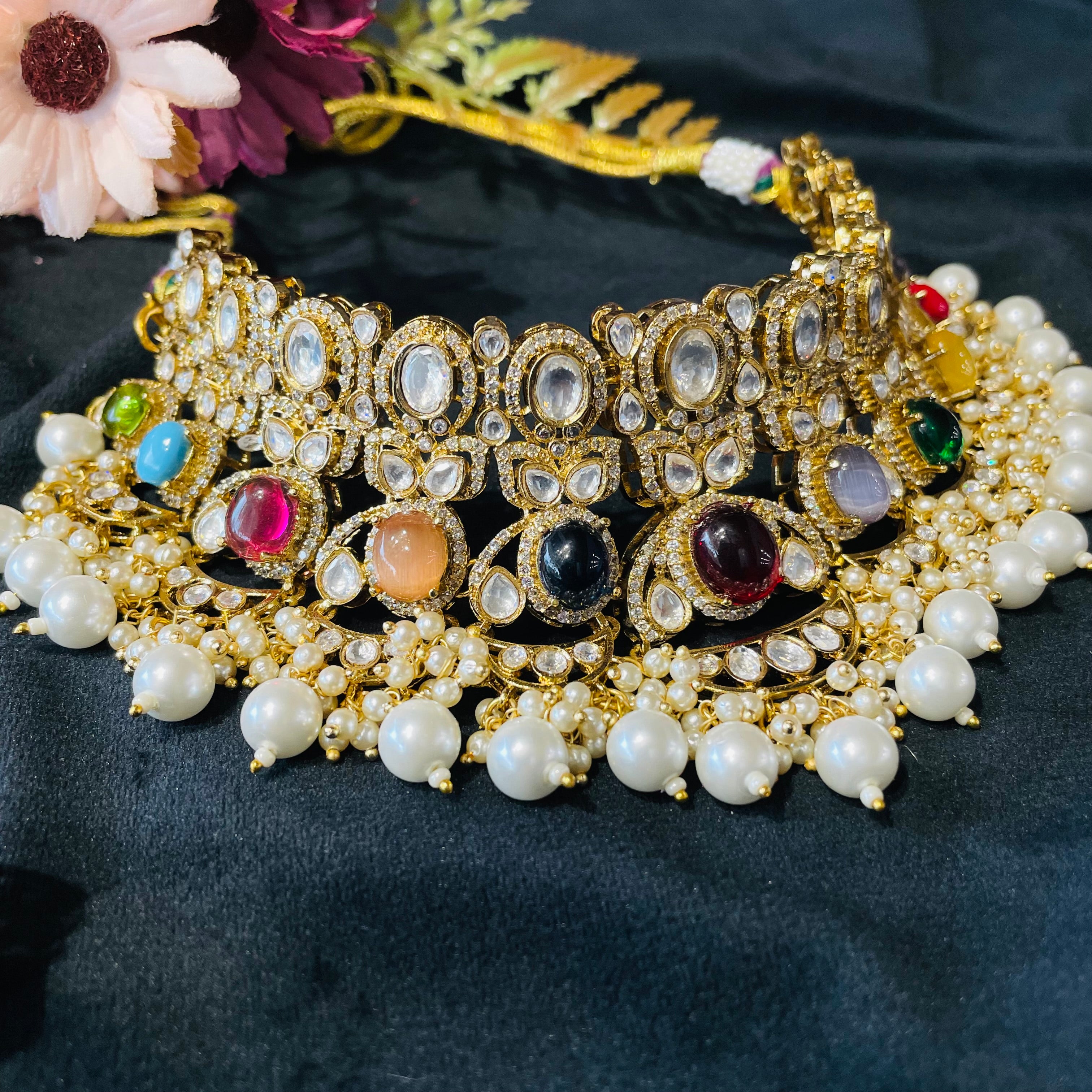 Nayaab Navratna Neckpiece