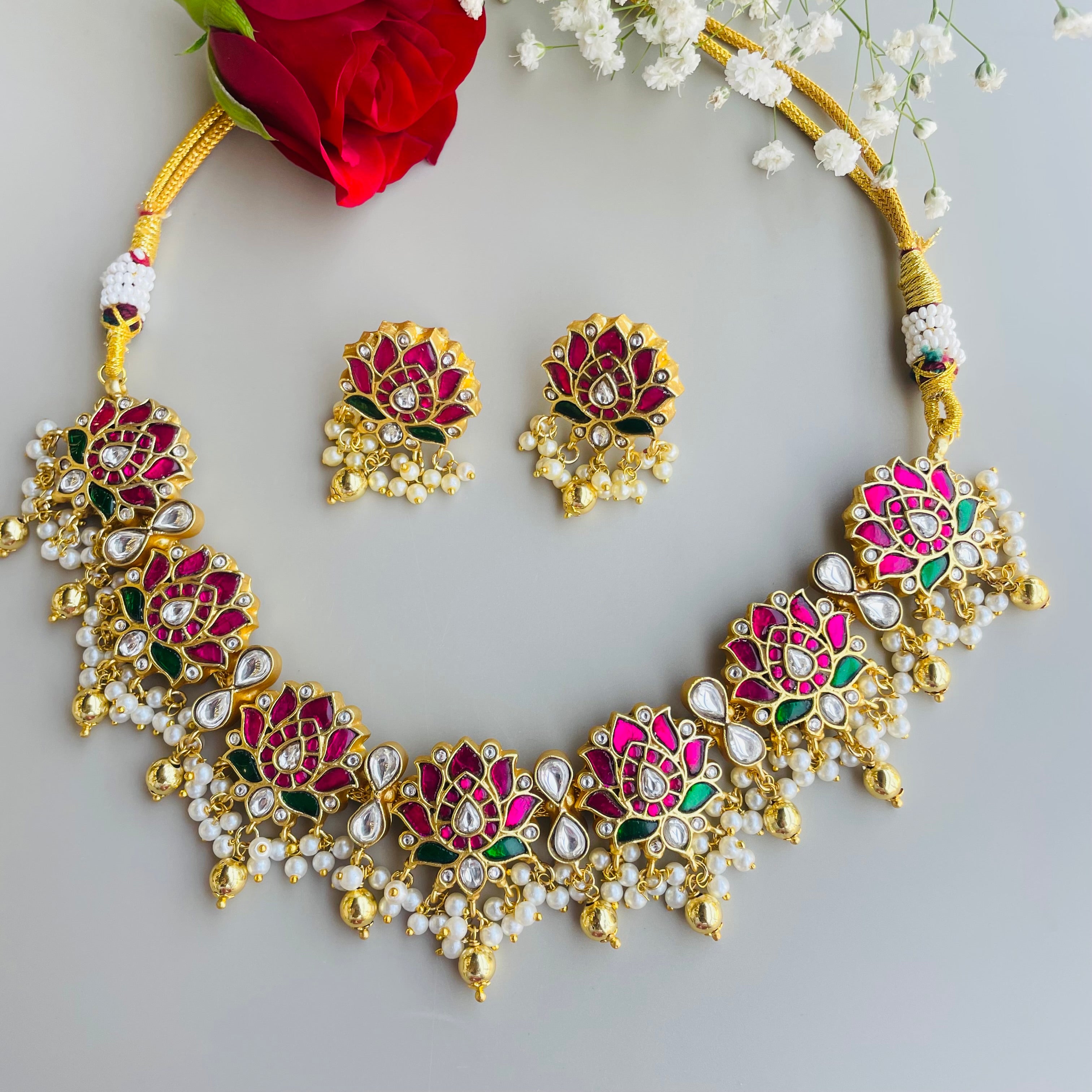 Nayaab Tara Neckpiece