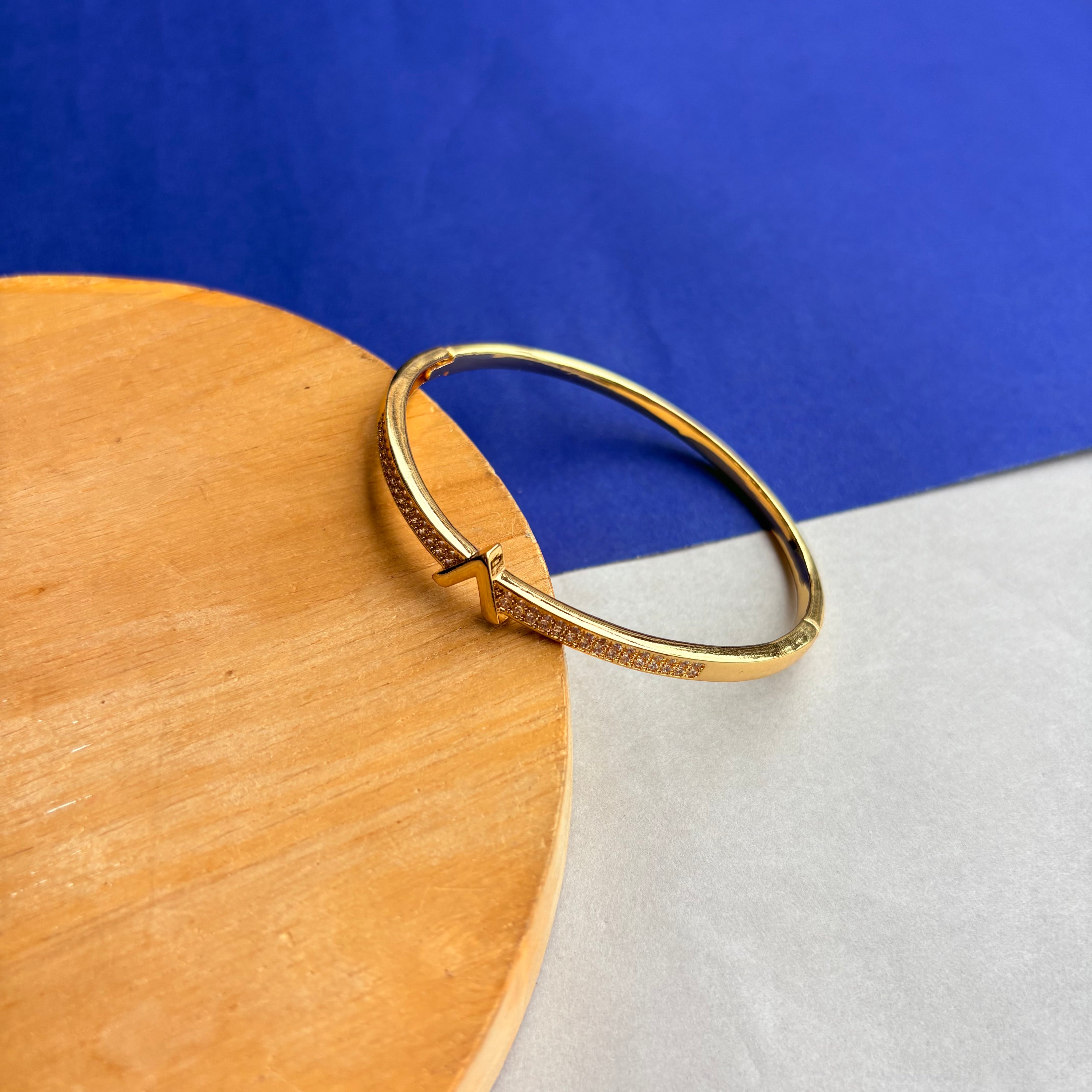 Noora V Bracelet