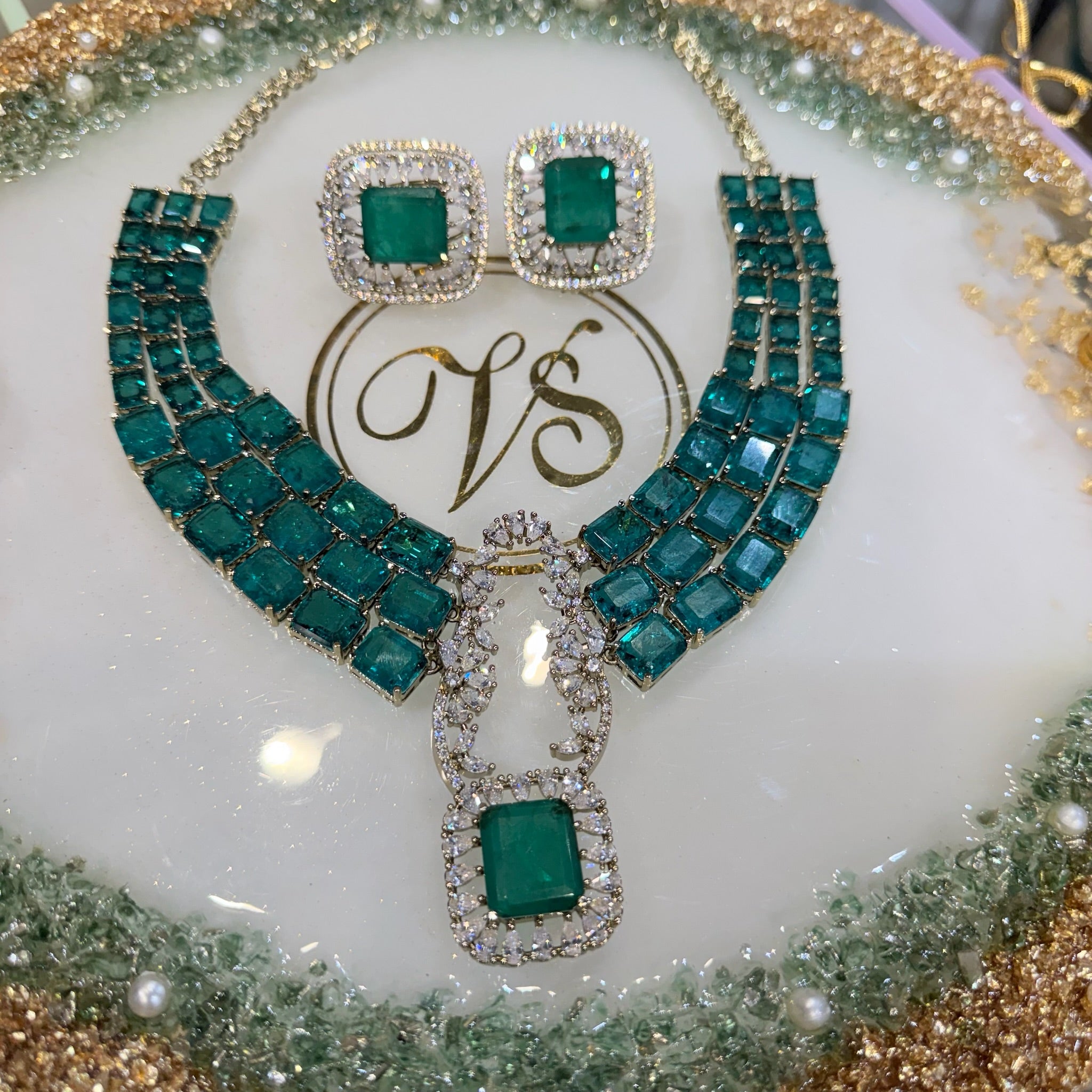 Nayaab Nisa Neckpiece