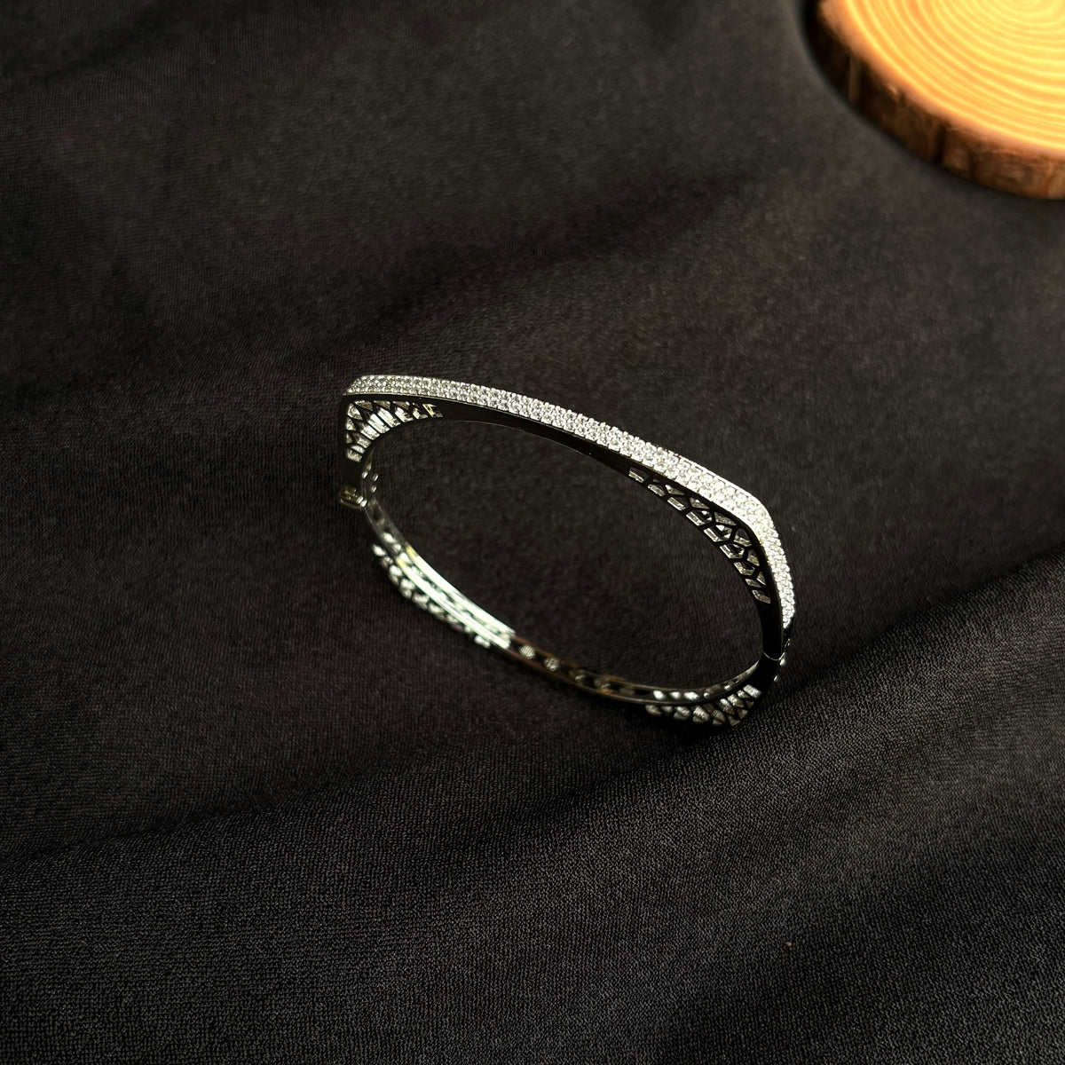 Aarya Luxe Bracelet